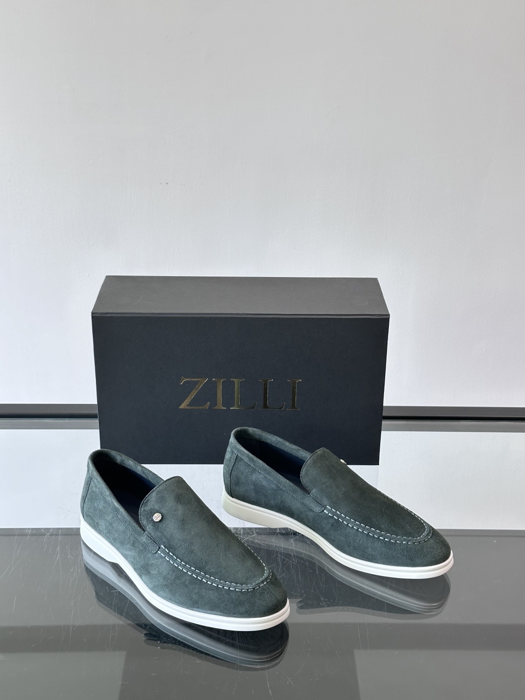 ZILLI法国顶奢男鞋👞ZILLI目之所及‼️简约风貌随心而行。‼️神形兼备，谱写男士魅力。👀棱角之间，
