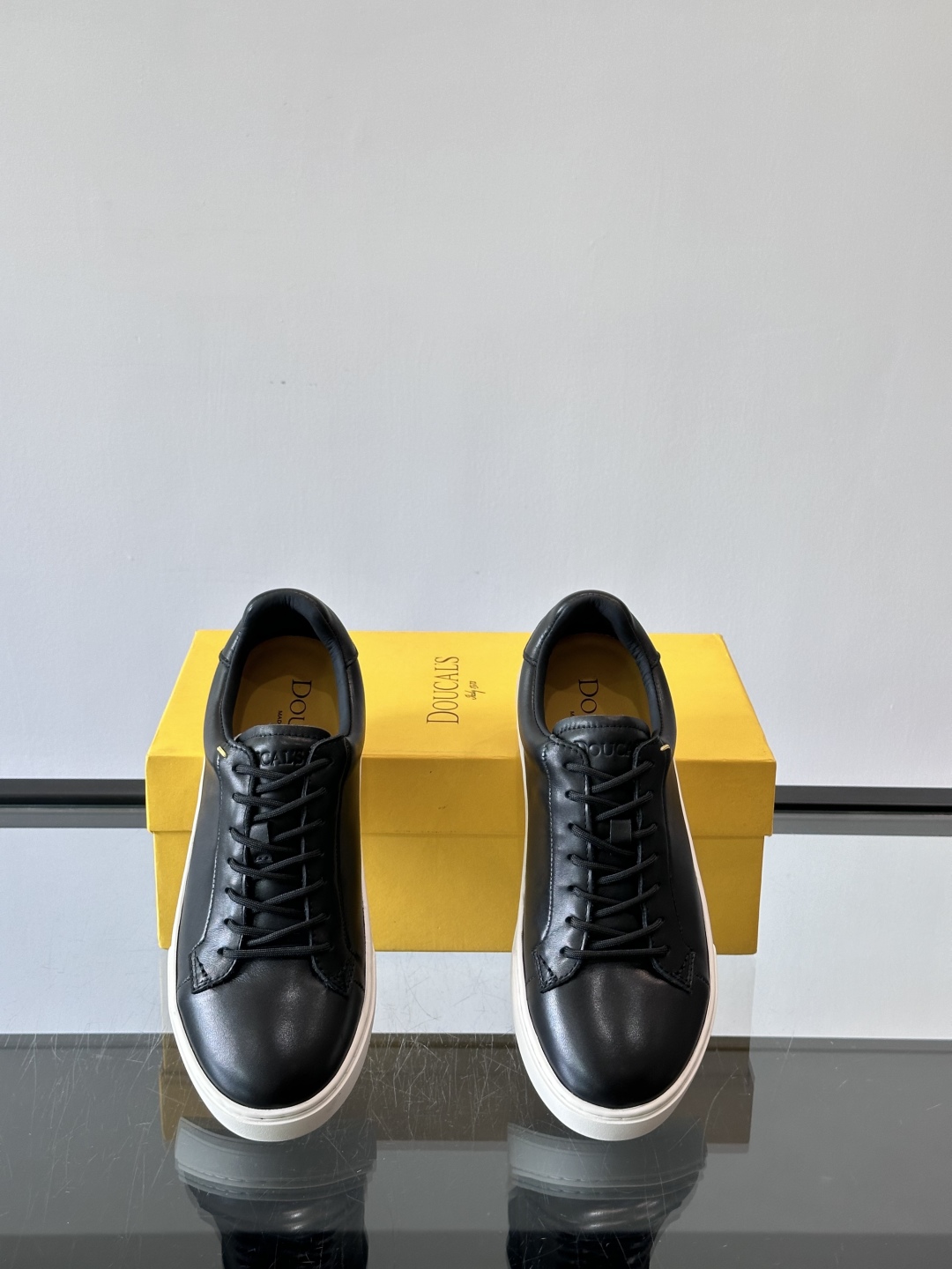 DOUCAL’S意大利🇮🇹男鞋 Doucal's 是创立于1964年的意大利鞋品牌，始终坚持手工为主的制
