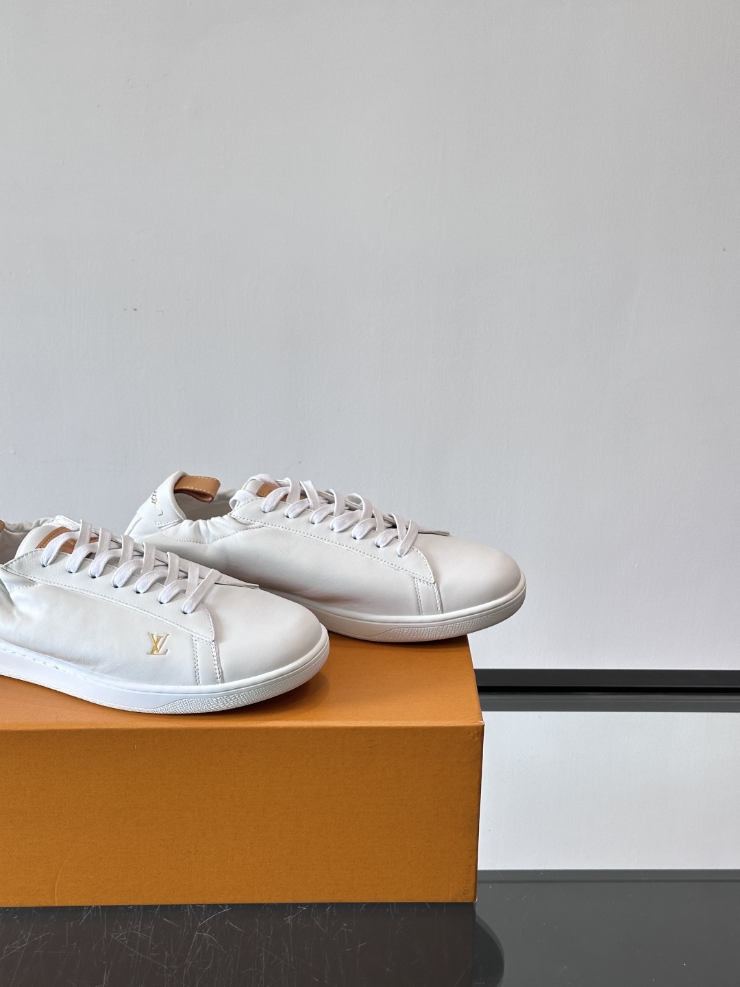 LV soft运动鞋👟ButterSoft 男鞋25秋冬男鞋主打款方便穿脱的鞋跟设计加柔软的牛皮材质～小