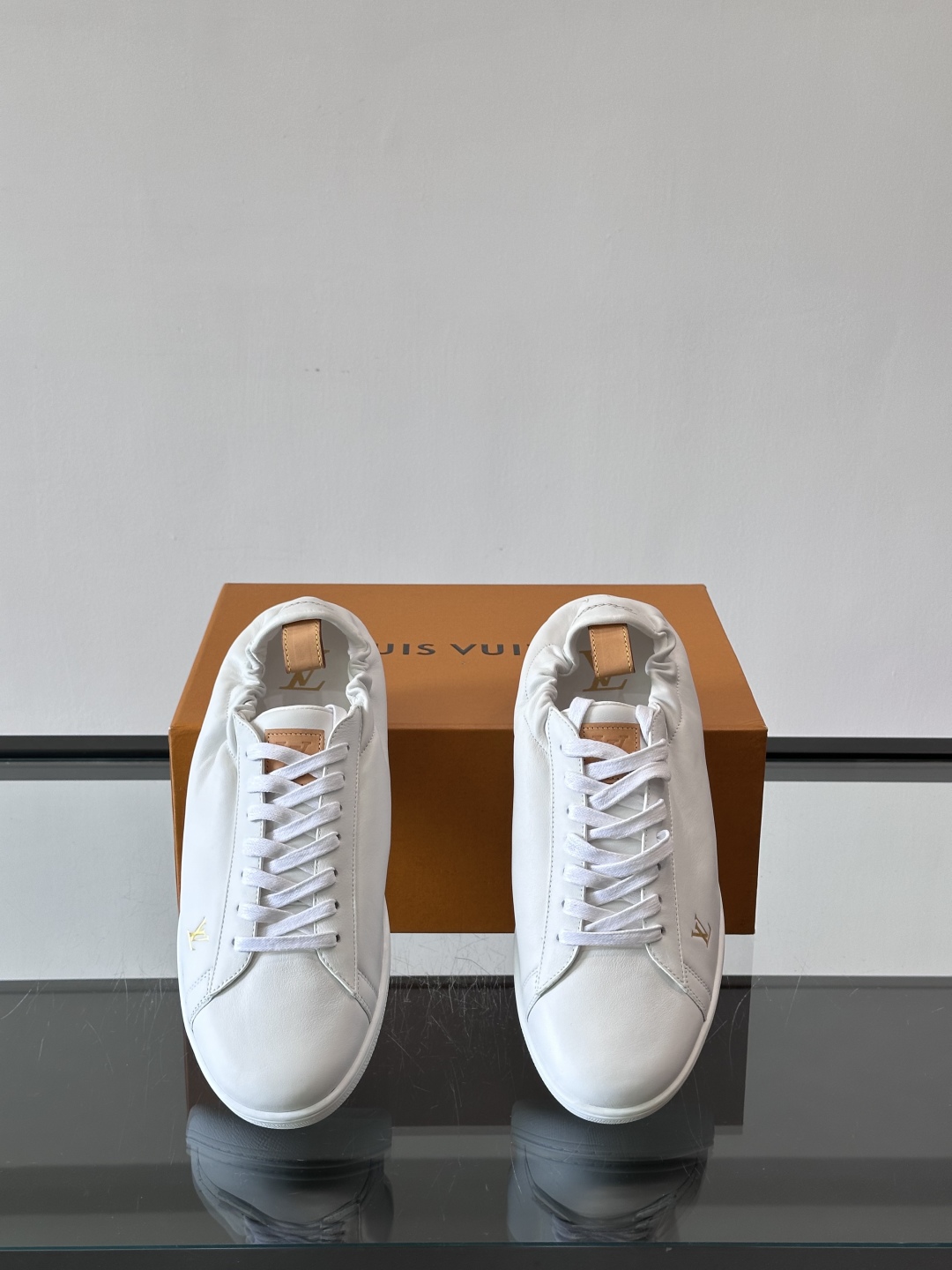 LV soft运动鞋👟ButterSoft 男鞋25秋冬男鞋主打款方便穿脱的鞋跟设计加柔软的牛皮材质～小