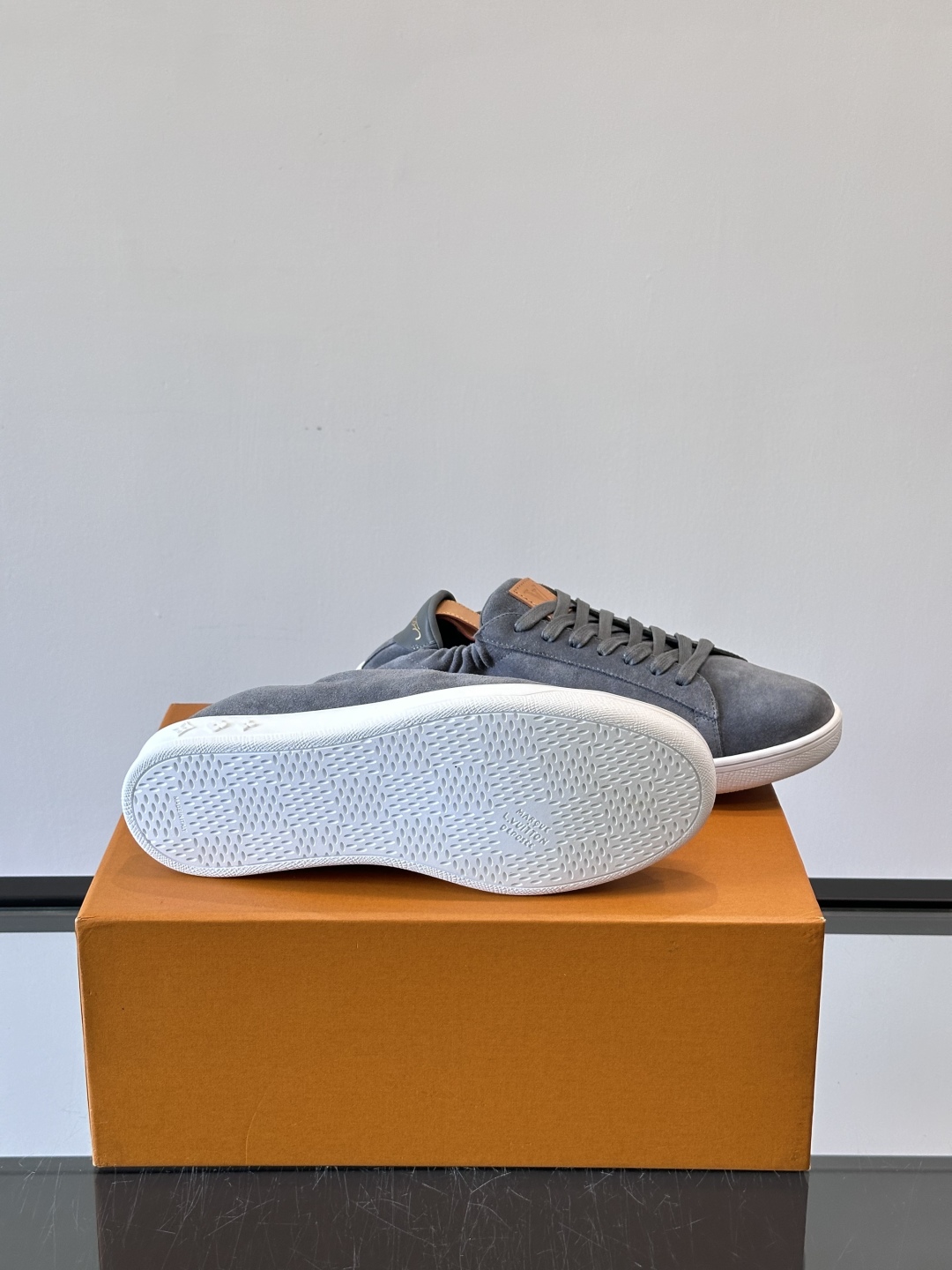LV soft运动鞋👟ButterSoft 男鞋25秋冬男鞋主打款方便穿脱的鞋跟设计加柔软的牛皮材质～小