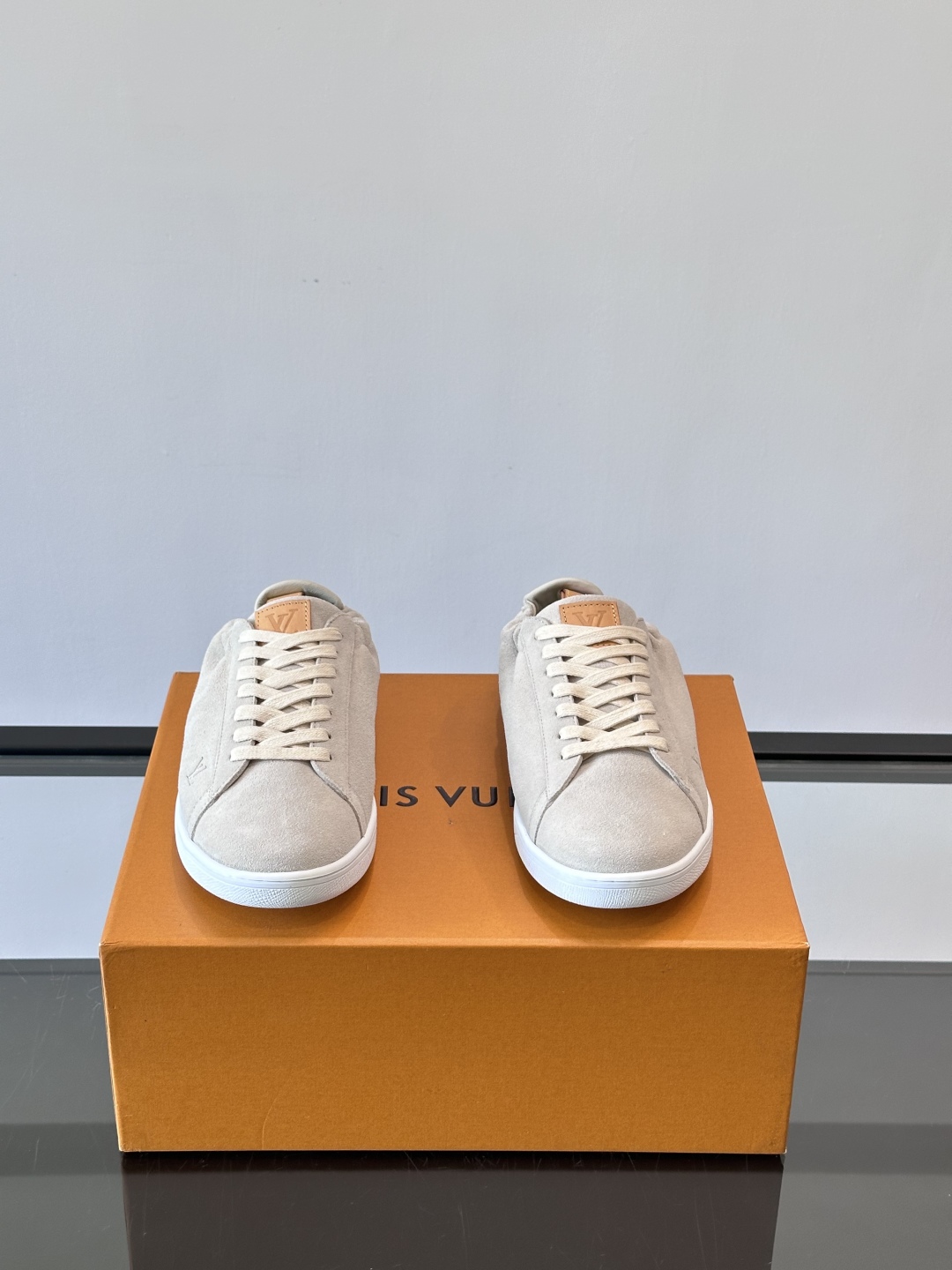 LV soft运动鞋👟ButterSoft 男鞋25秋冬男鞋主打款方便穿脱的鞋跟设计加柔软的牛皮材质～小