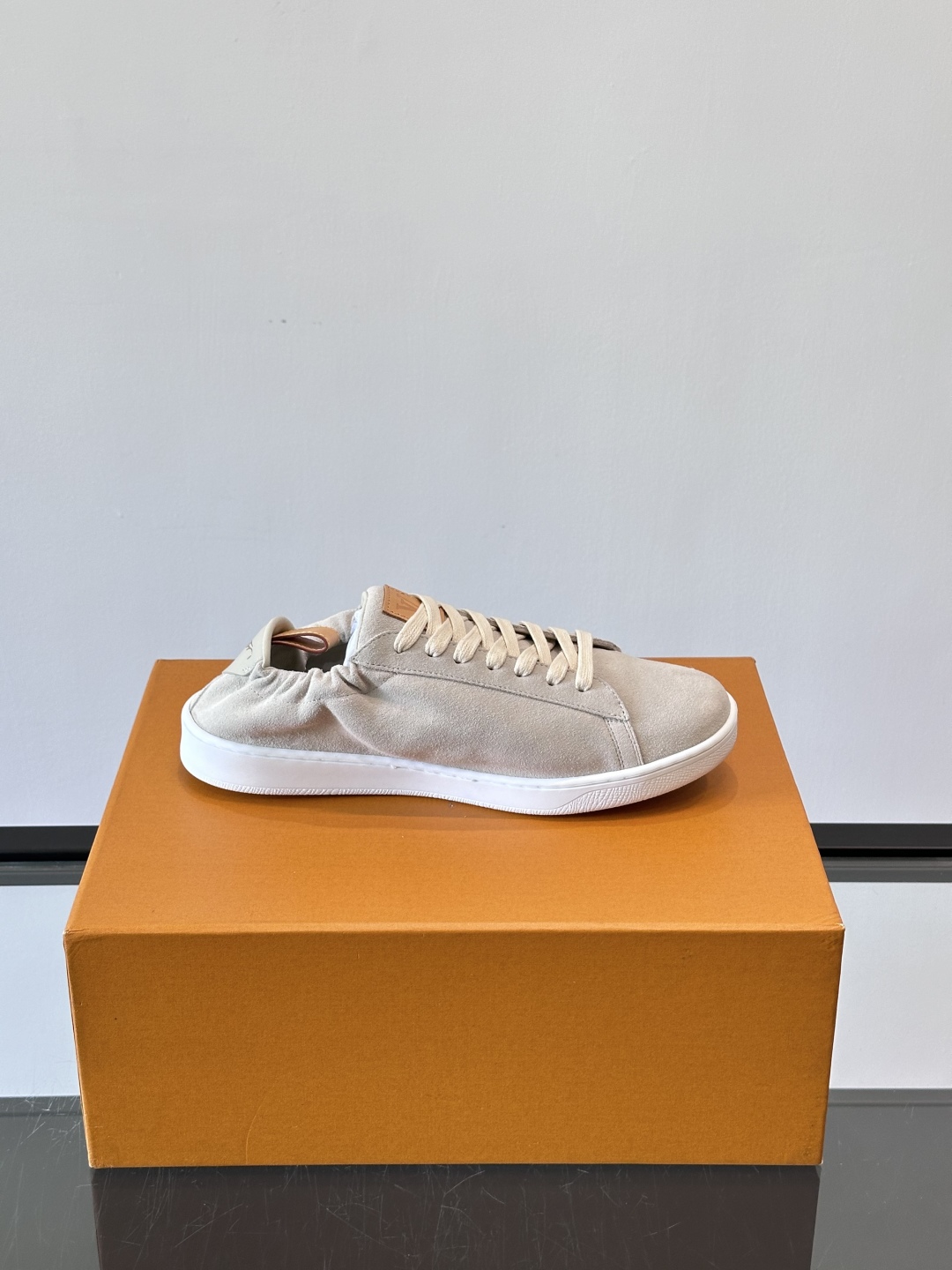 LV soft运动鞋👟ButterSoft 男鞋25秋冬男鞋主打款方便穿脱的鞋跟设计加柔软的牛皮材质～小
