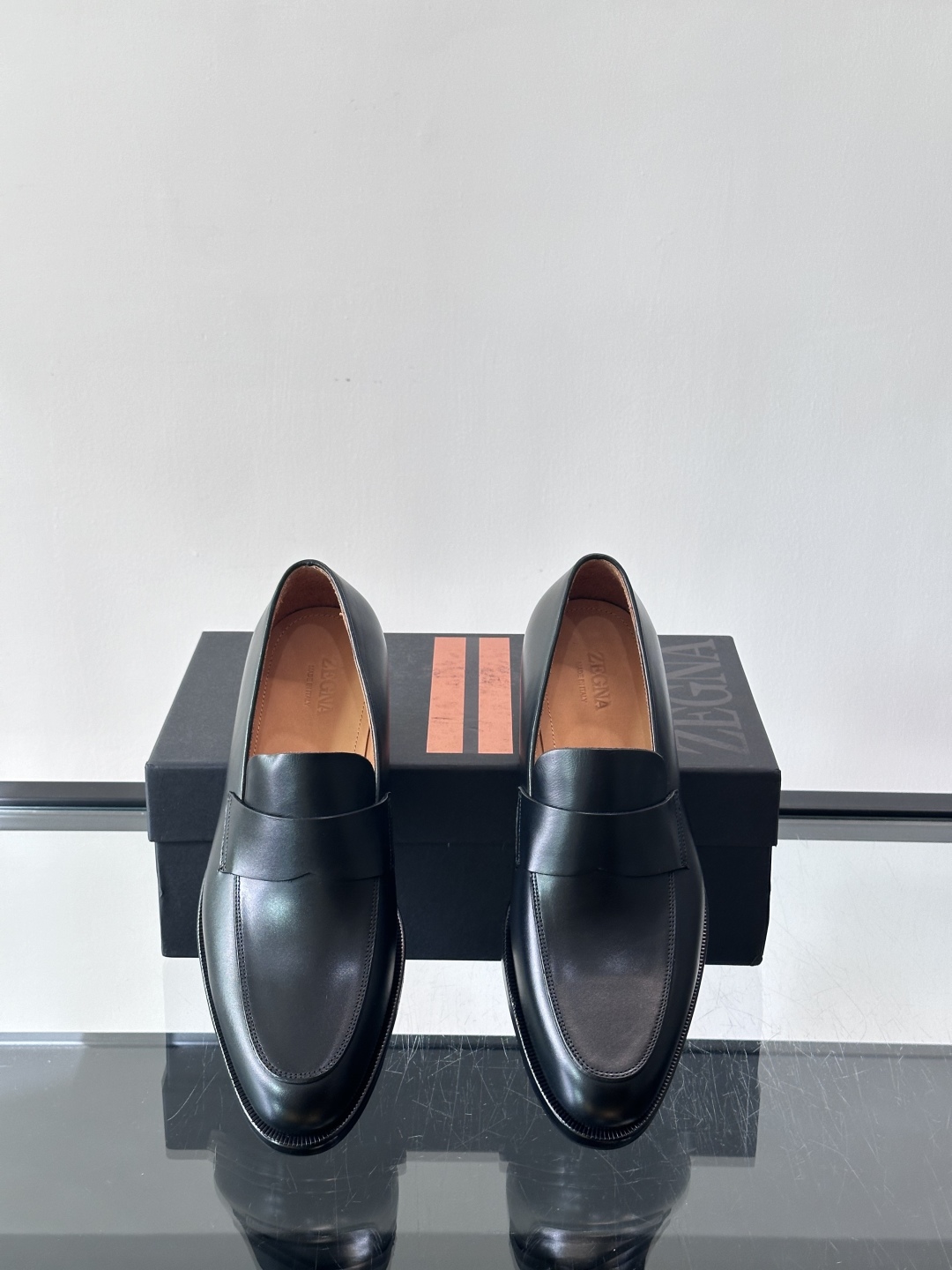 Zegna/杰尼亚 手工精品男士皮鞋 ，意大利进口皮胚 胎牛皮面 内里小牛皮 纯手工上色工艺 皮质细腻光