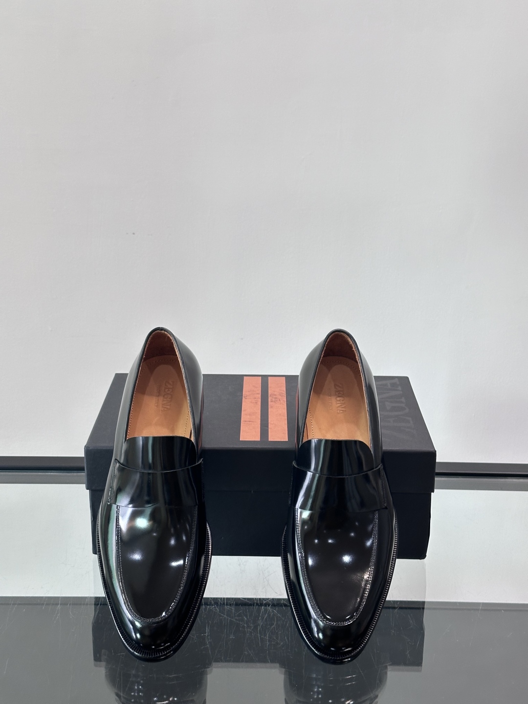 Zegna/杰尼亚 手工精品男士皮鞋 ，意大利进口皮胚 胎牛皮面 内里小牛皮 纯手工上色工艺 皮质细腻光