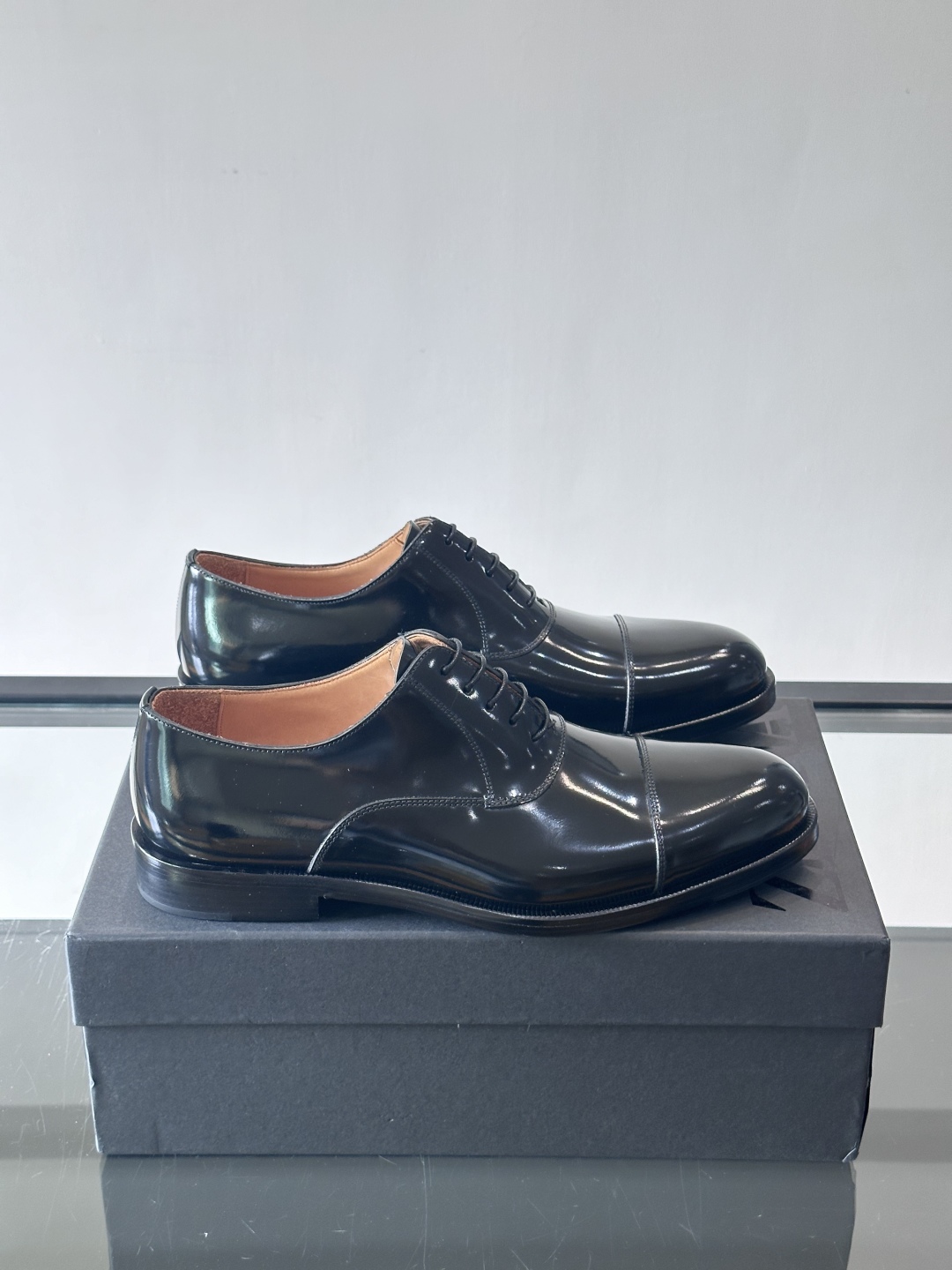 Zegna/杰尼亚 手工精品男士皮鞋 ，意大利进口皮胚 胎牛皮面 内里小牛皮 纯手工上色工艺 皮质细腻光