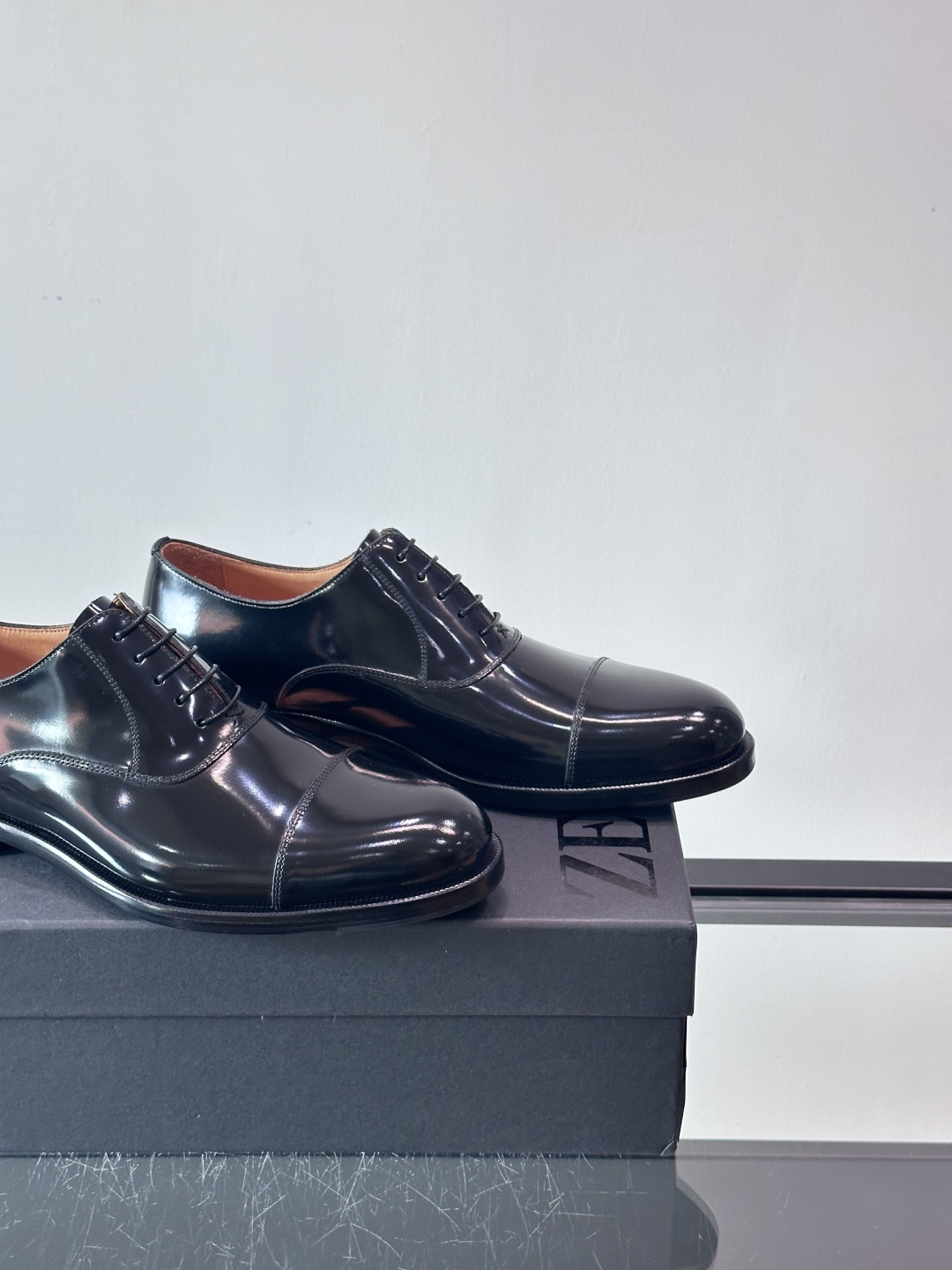 Zegna/杰尼亚 手工精品男士皮鞋 ，意大利进口皮胚 胎牛皮面 内里小牛皮 纯手工上色工艺 皮质细腻光