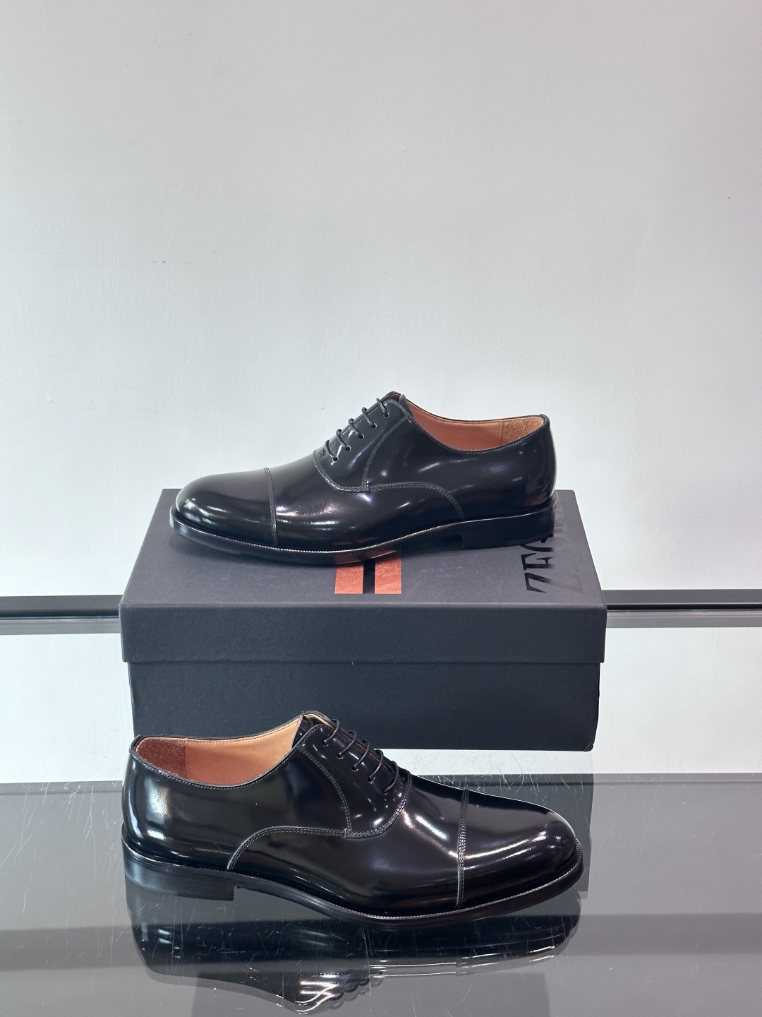 Zegna/杰尼亚 手工精品男士皮鞋 ，意大利进口皮胚 胎牛皮面 内里小牛皮 纯手工上色工艺 皮质细腻光