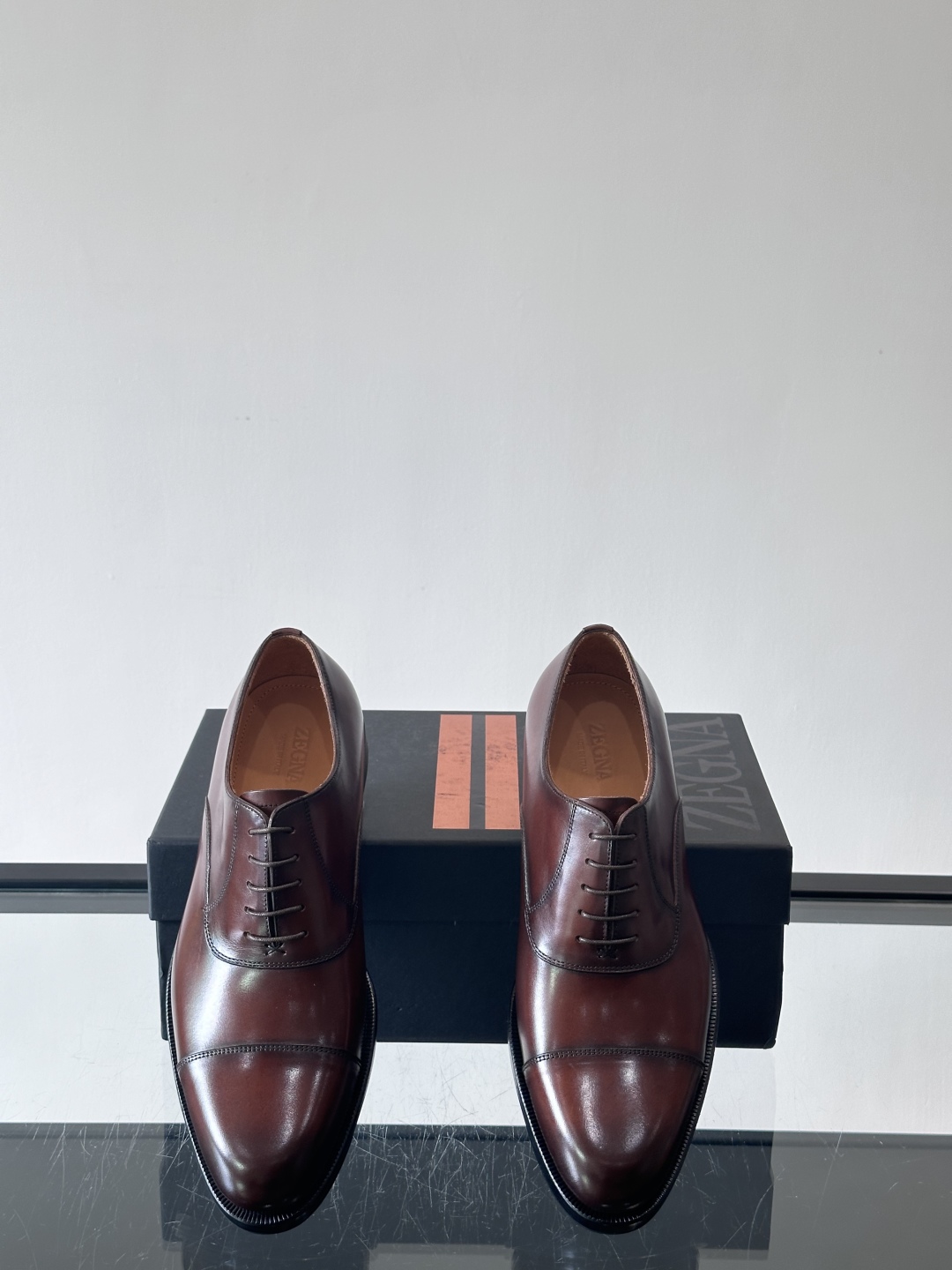 Zegna/杰尼亚 手工精品男士皮鞋 ，意大利进口皮胚 胎牛皮面 内里小牛皮 纯手工上色工艺 皮质细腻光