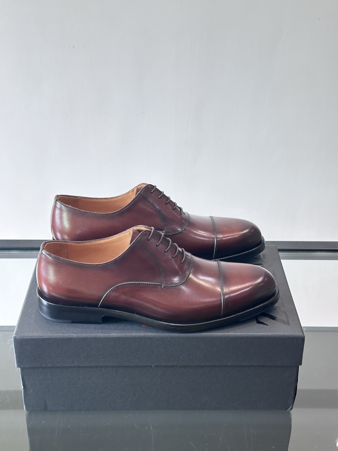 Zegna/杰尼亚 手工精品男士皮鞋 ，意大利进口皮胚 胎牛皮面 内里小牛皮 纯手工上色工艺 皮质细腻光