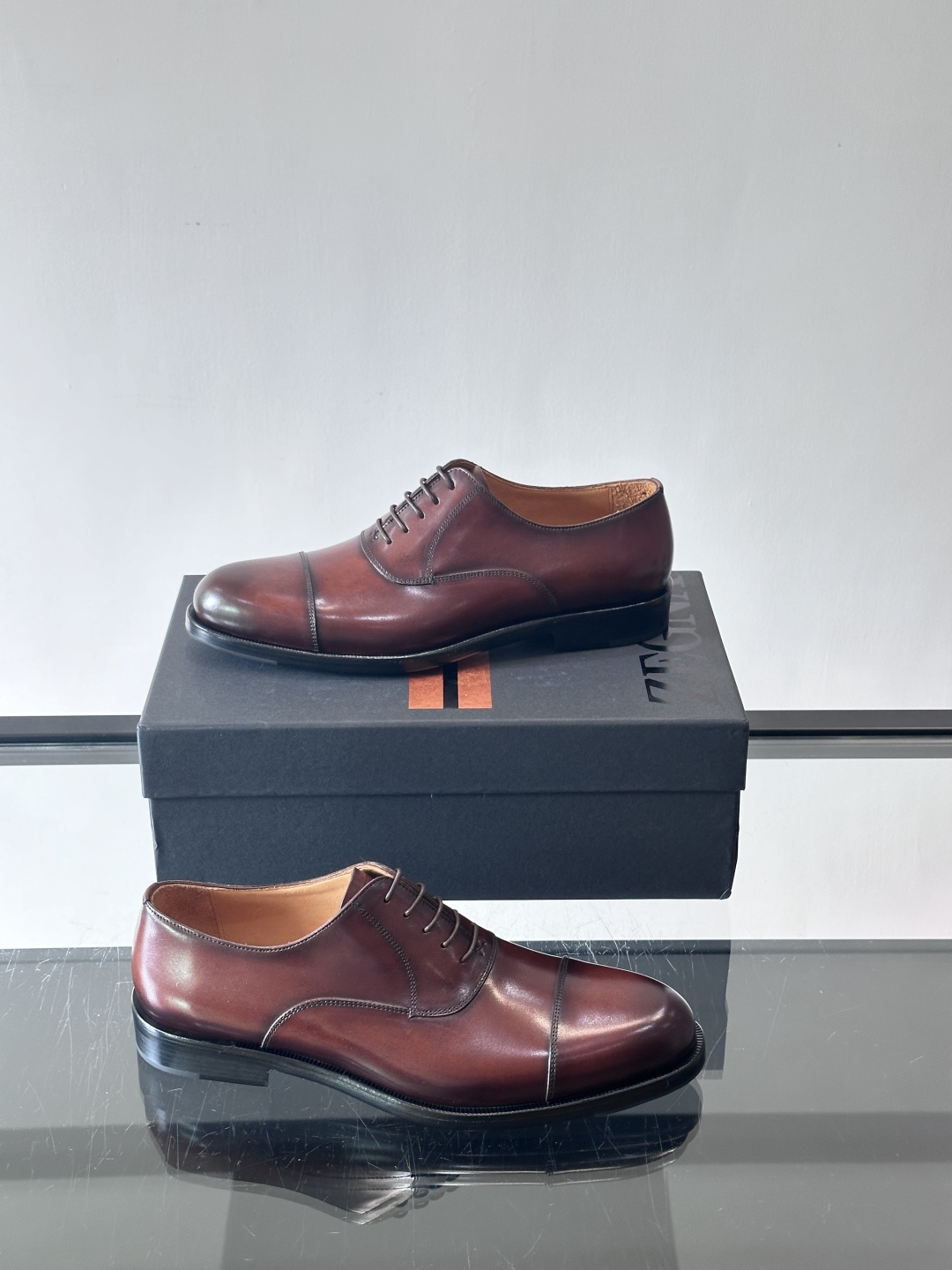 Zegna/杰尼亚 手工精品男士皮鞋 ，意大利进口皮胚 胎牛皮面 内里小牛皮 纯手工上色工艺 皮质细腻光