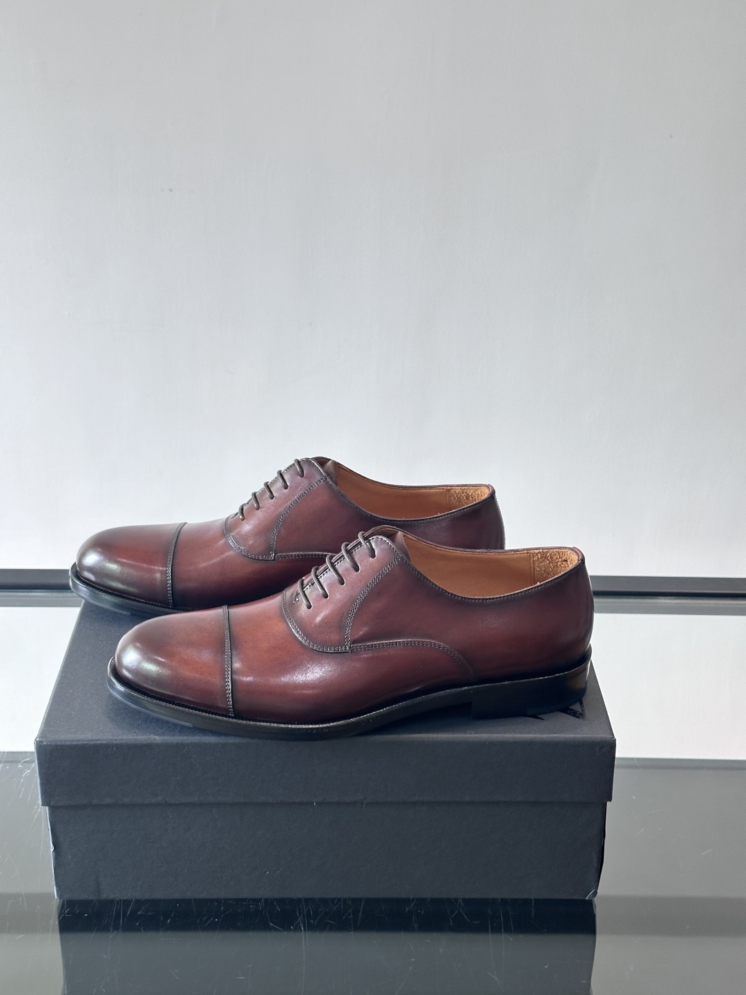 Zegna/杰尼亚 手工精品男士皮鞋 ，意大利进口皮胚 胎牛皮面 内里小牛皮 纯手工上色工艺 皮质细腻光