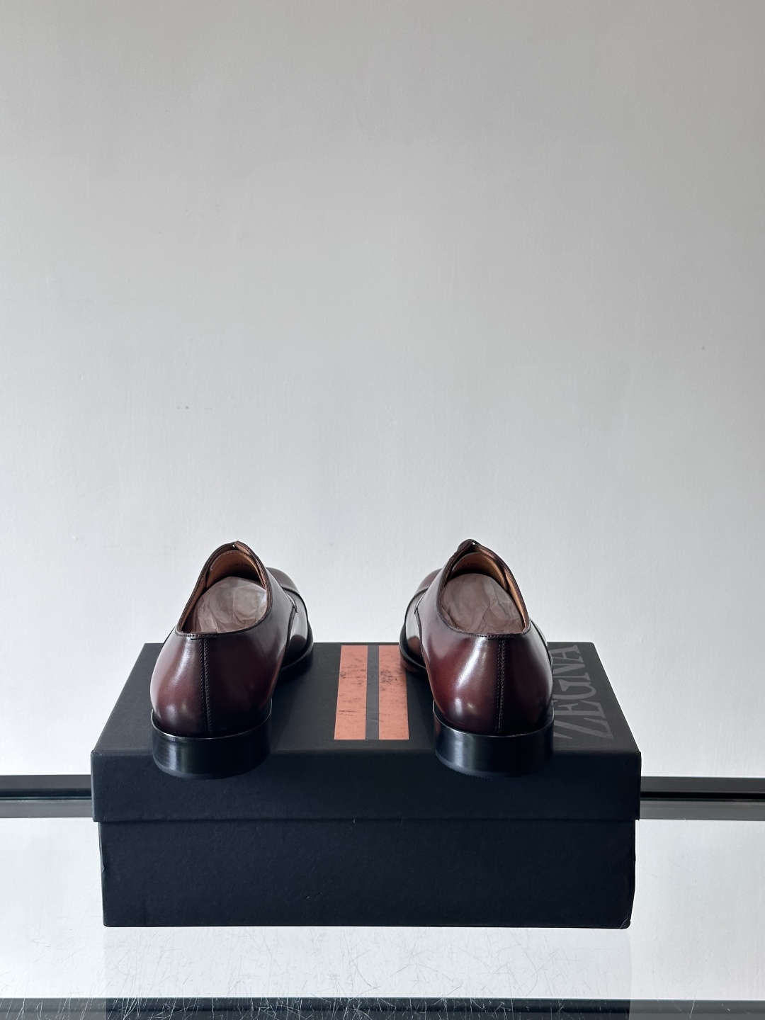 Zegna/杰尼亚 手工精品男士皮鞋 ，意大利进口皮胚 胎牛皮面 内里小牛皮 纯手工上色工艺 皮质细腻光