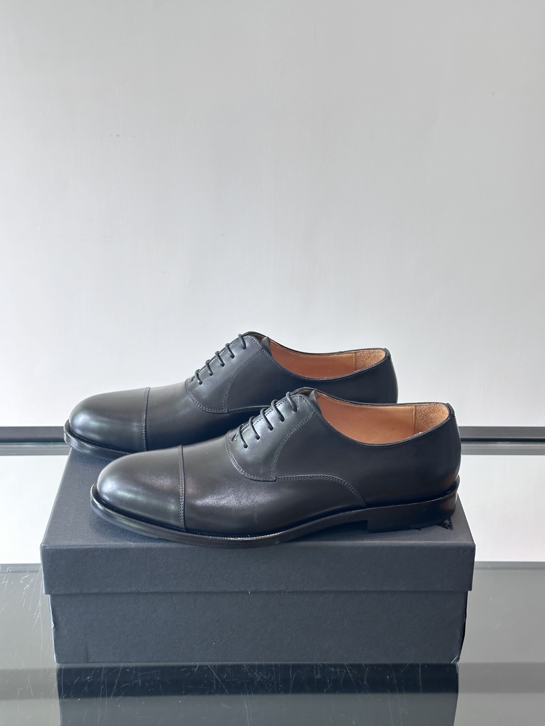 Zegna/杰尼亚 手工精品男士皮鞋 ，意大利进口皮胚 胎牛皮面 内里小牛皮 纯手工上色工艺 皮质细腻光