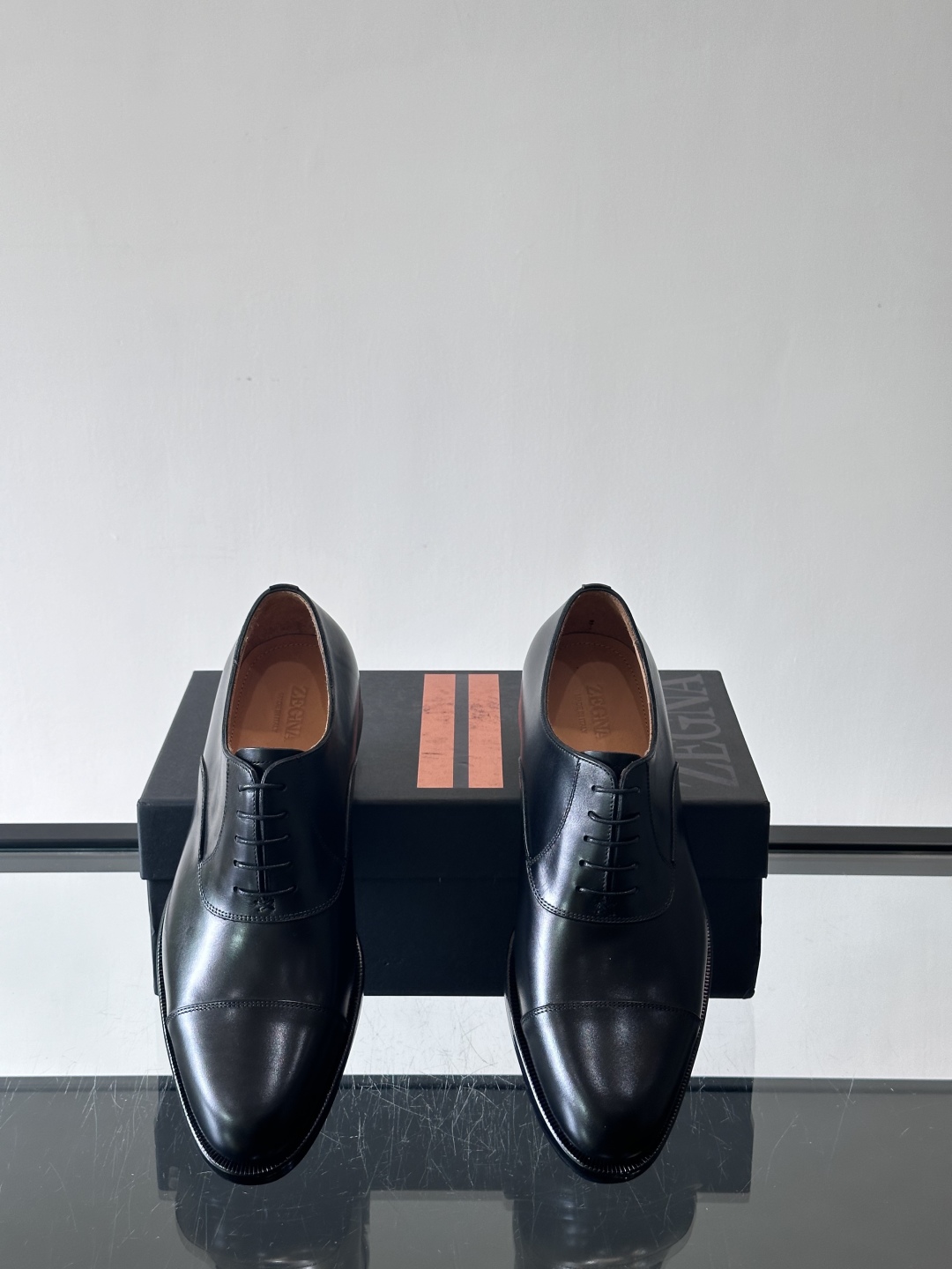Zegna/杰尼亚 手工精品男士皮鞋 ，意大利进口皮胚 胎牛皮面 内里小牛皮 纯手工上色工艺 皮质细腻光