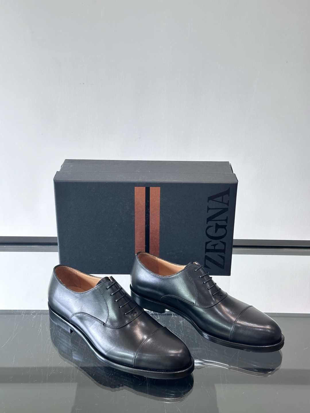 Zegna/杰尼亚 手工精品男士皮鞋 ，意大利进口皮胚 胎牛皮面 内里小牛皮 纯手工上色工艺 皮质细腻光