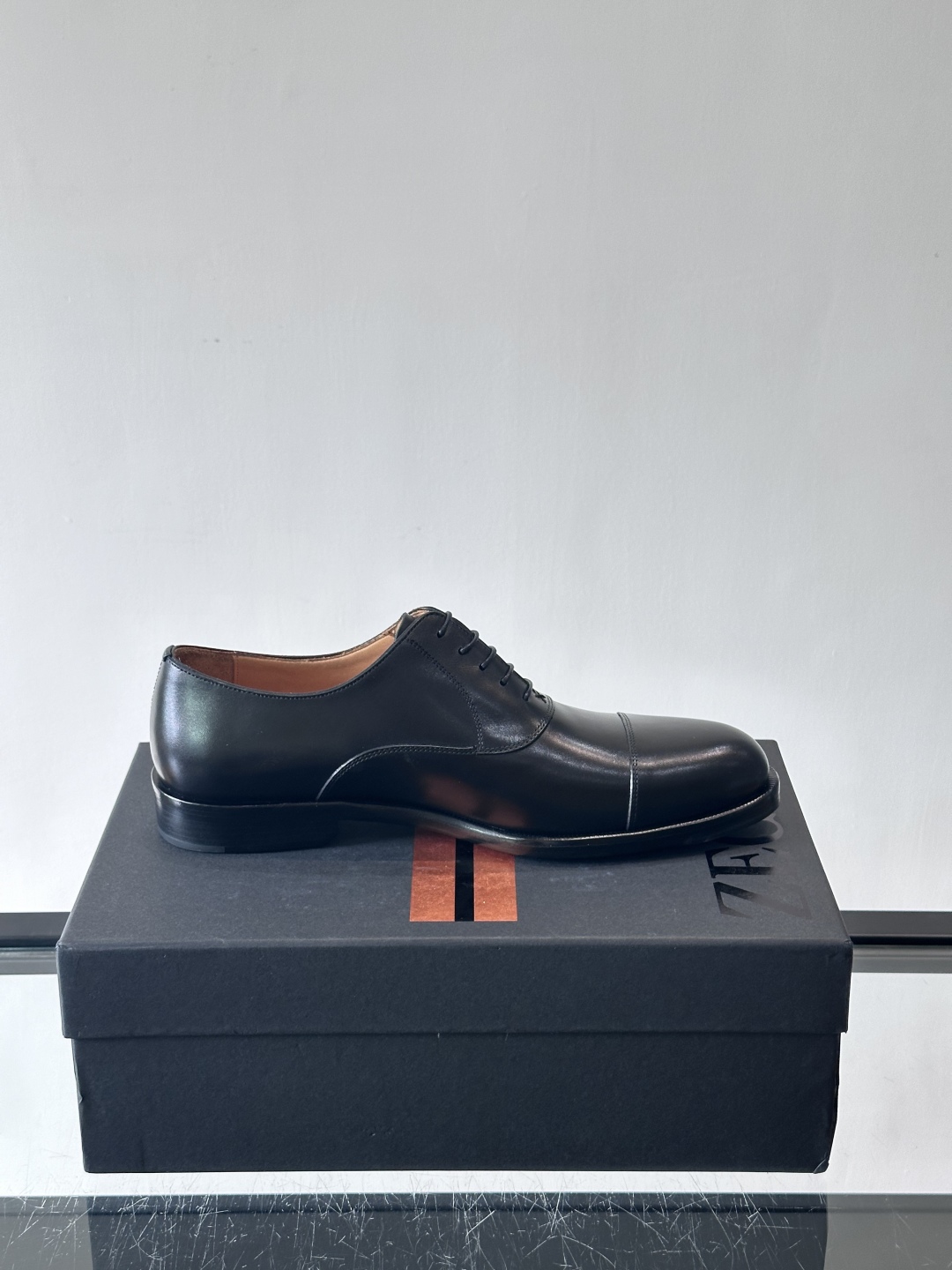 Zegna/杰尼亚 手工精品男士皮鞋 ，意大利进口皮胚 胎牛皮面 内里小牛皮 纯手工上色工艺 皮质细腻光