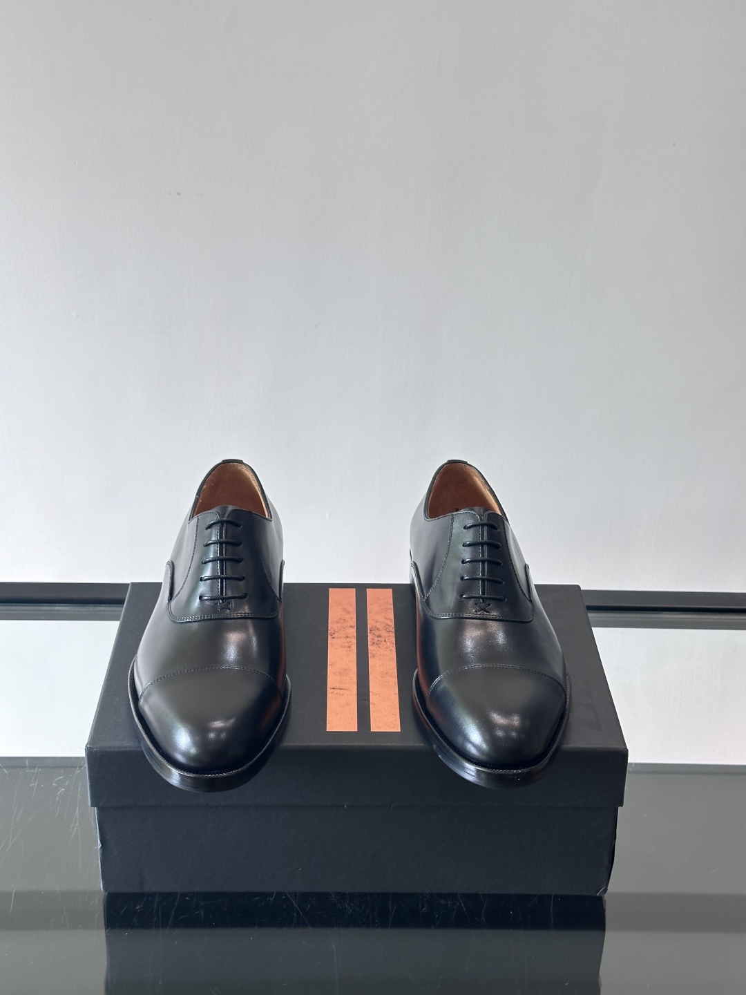 Zegna/杰尼亚 手工精品男士皮鞋 ，意大利进口皮胚 胎牛皮面 内里小牛皮 纯手工上色工艺 皮质细腻光