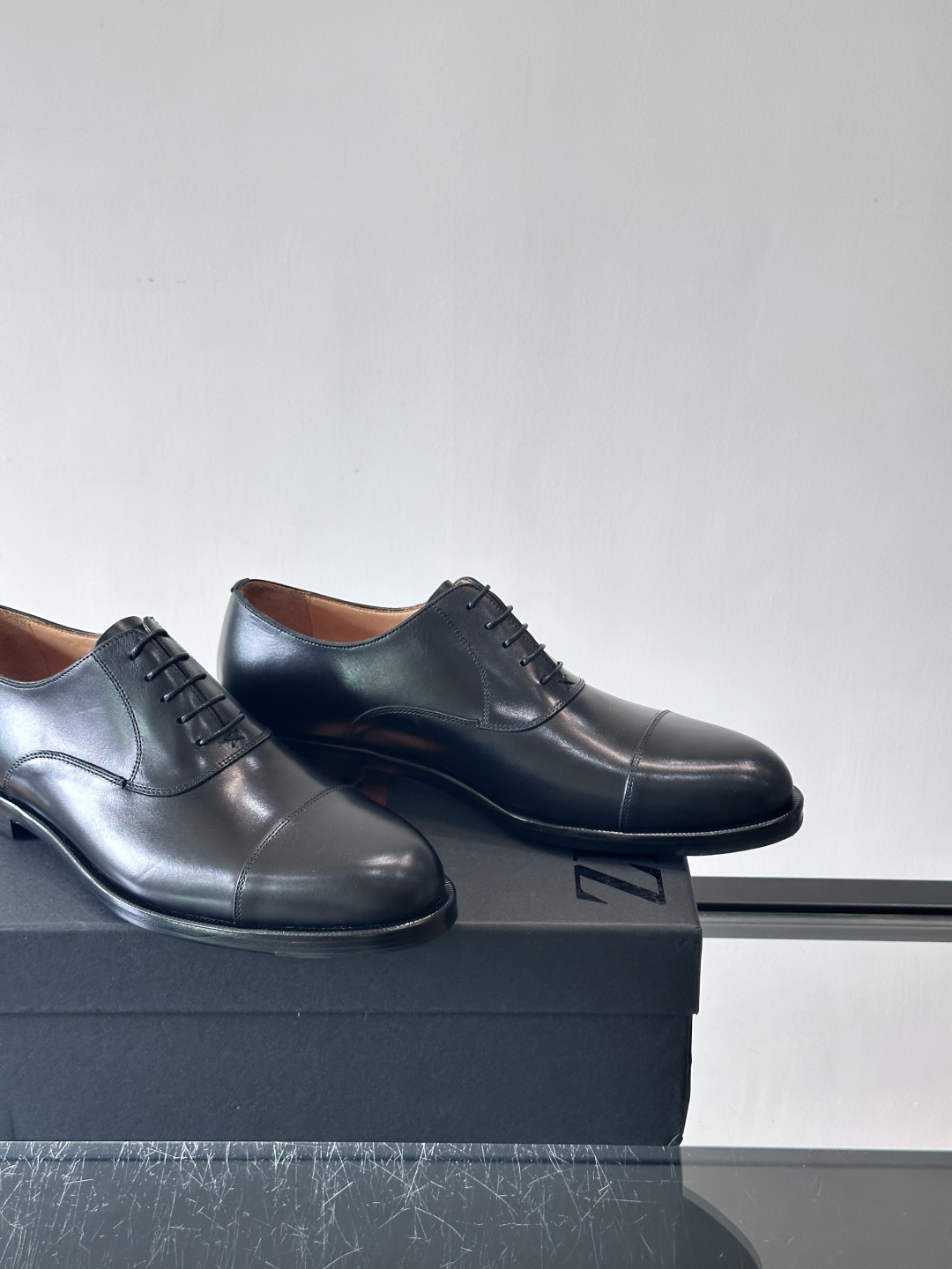 Zegna/杰尼亚 手工精品男士皮鞋 ，意大利进口皮胚 胎牛皮面 内里小牛皮 纯手工上色工艺 皮质细腻光
