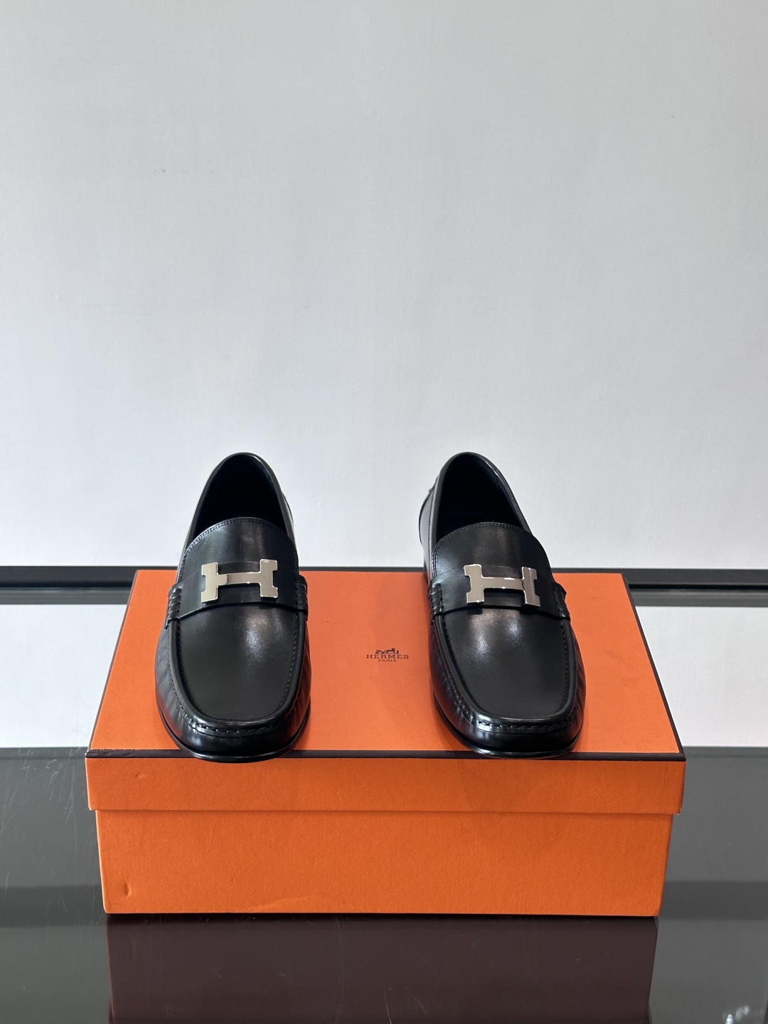 爱马仕Hermes皮鞋👞。2025高级感商务穿搭必备的男鞋~~进口原版牛皮，水染头层牛里，进口真皮大底！