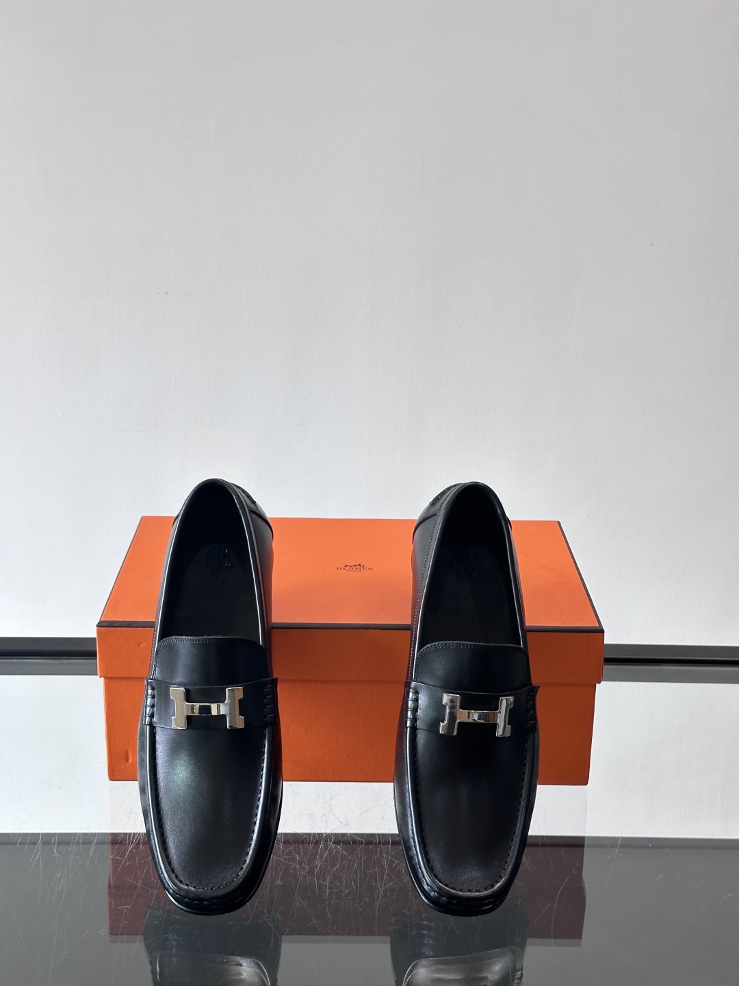 爱马仕Hermes皮鞋👞。2025高级感商务穿搭必备的男鞋~~进口原版牛皮，水染头层牛里，进口真皮大底！