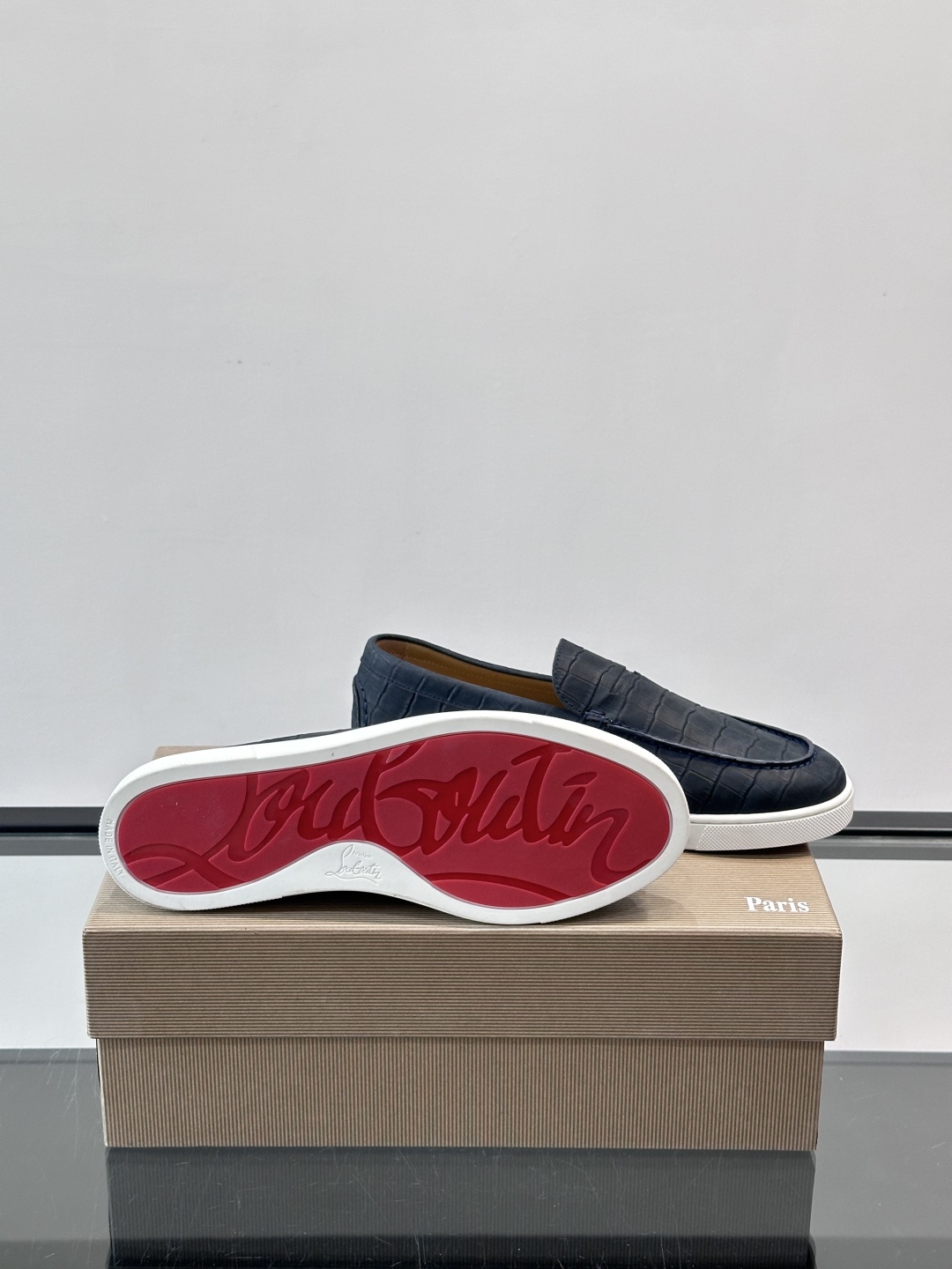 CL 休闲鞋一脚蹬 男士老钱风休闲鞋Christian Louboutin 休闲鞋👟！这双老钱风一脚蹬 