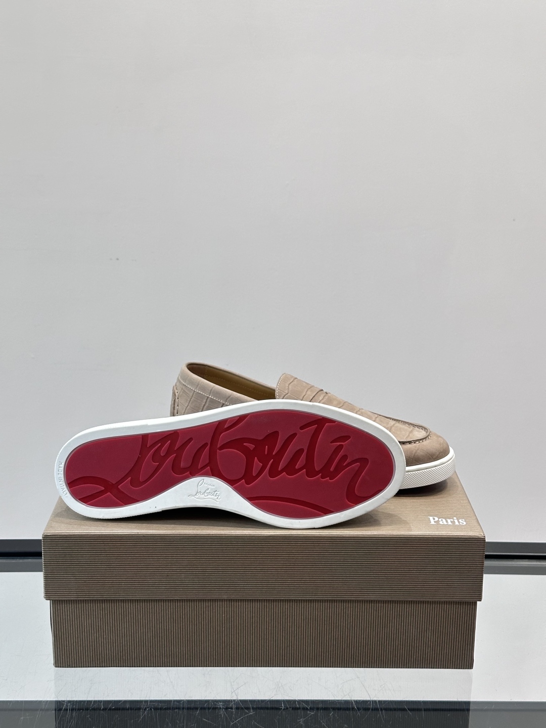 CL 休闲鞋一脚蹬 男士老钱风休闲鞋Christian Louboutin 休闲鞋👟！这双老钱风一脚蹬 