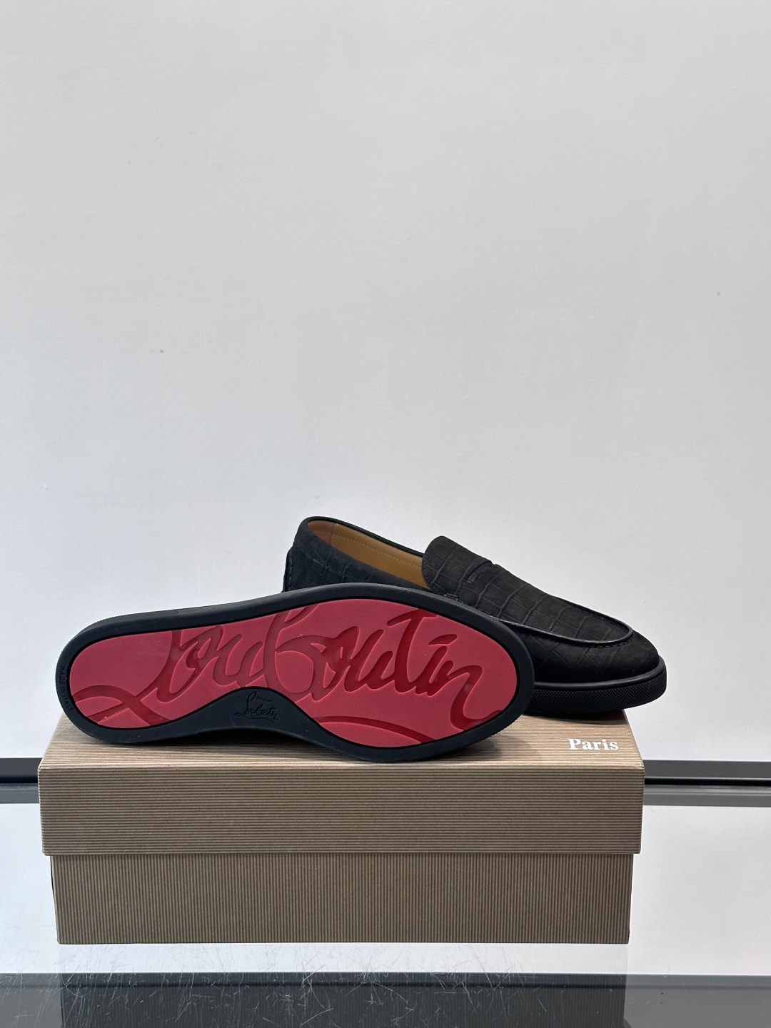 CL 休闲鞋一脚蹬 男士老钱风休闲鞋Christian Louboutin 休闲鞋👟！这双老钱风一脚蹬 