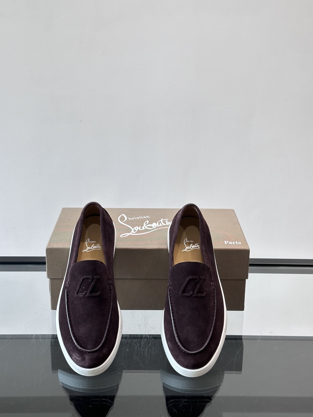 CL 休闲鞋一脚蹬 男士老钱风休闲鞋Christian Louboutin 休闲鞋👟！这双老钱风一脚蹬 