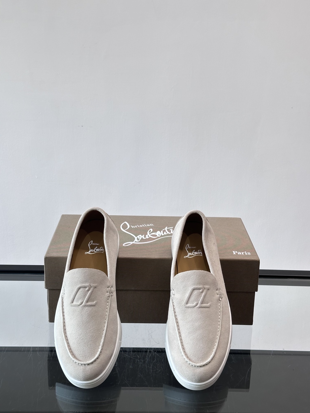 CL 休闲鞋一脚蹬 男士老钱风休闲鞋Christian Louboutin 休闲鞋👟！这双老钱风一脚蹬 