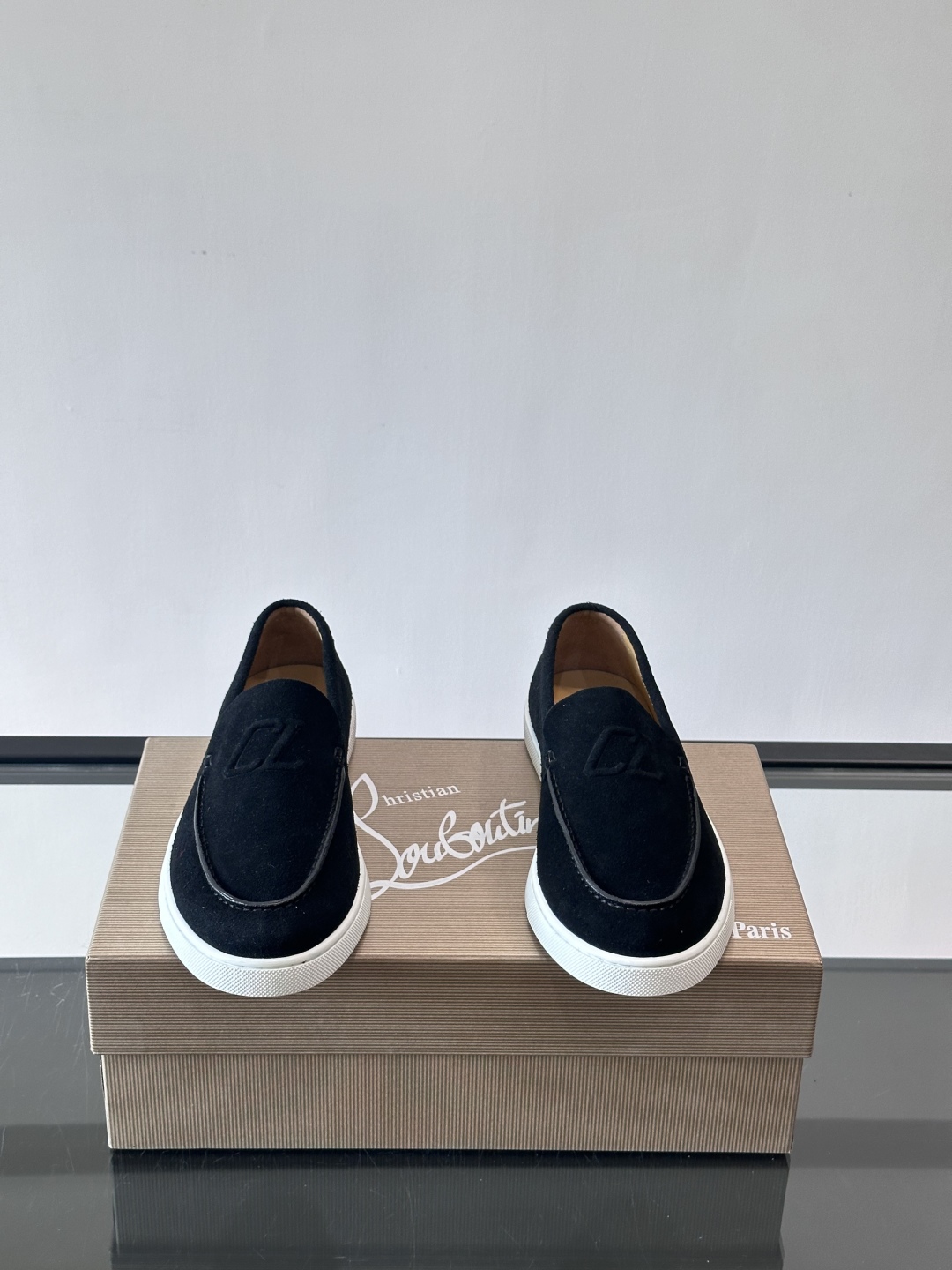 CL 休闲鞋一脚蹬 男士老钱风休闲鞋Christian Louboutin 休闲鞋👟！这双老钱风一脚蹬 
