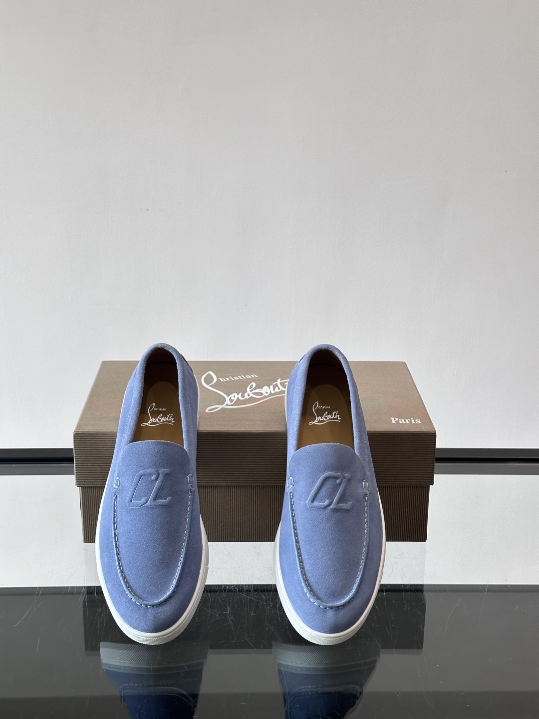 CL 休闲鞋一脚蹬 男士老钱风休闲鞋Christian Louboutin 休闲鞋👟！这双老钱风一脚蹬 