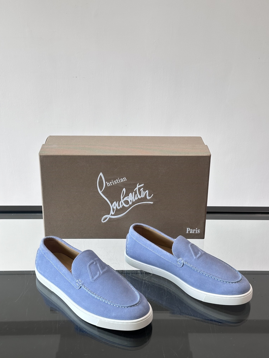 CL 休闲鞋一脚蹬 男士老钱风休闲鞋Christian Louboutin 休闲鞋👟！这双老钱风一脚蹬 