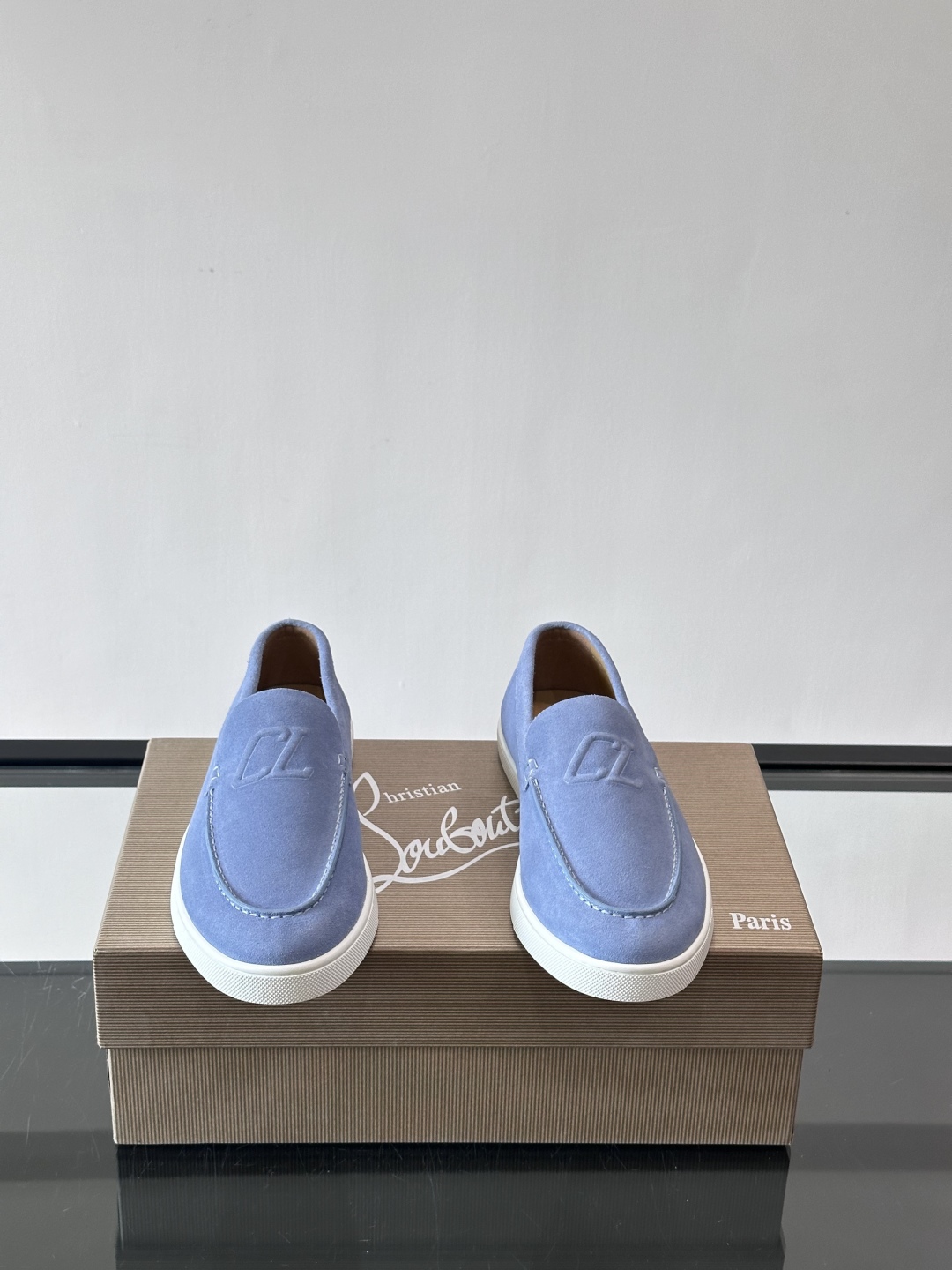 CL 休闲鞋一脚蹬 男士老钱风休闲鞋Christian Louboutin 休闲鞋👟！这双老钱风一脚蹬 