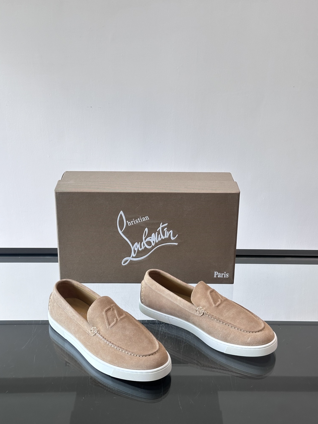 CL 休闲鞋一脚蹬 男士老钱风休闲鞋Christian Louboutin 休闲鞋👟！这双老钱风一脚蹬 