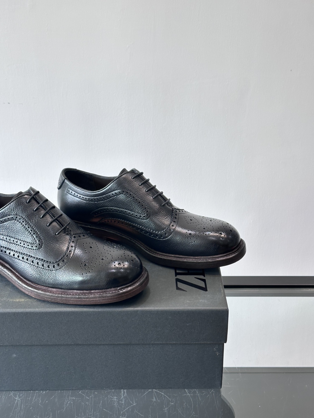 Zegna/杰尼亚 手工精品男士皮鞋 ，意大利进口皮胚 胎牛皮面 内里小牛皮 纯手工上色工艺 皮质细腻光