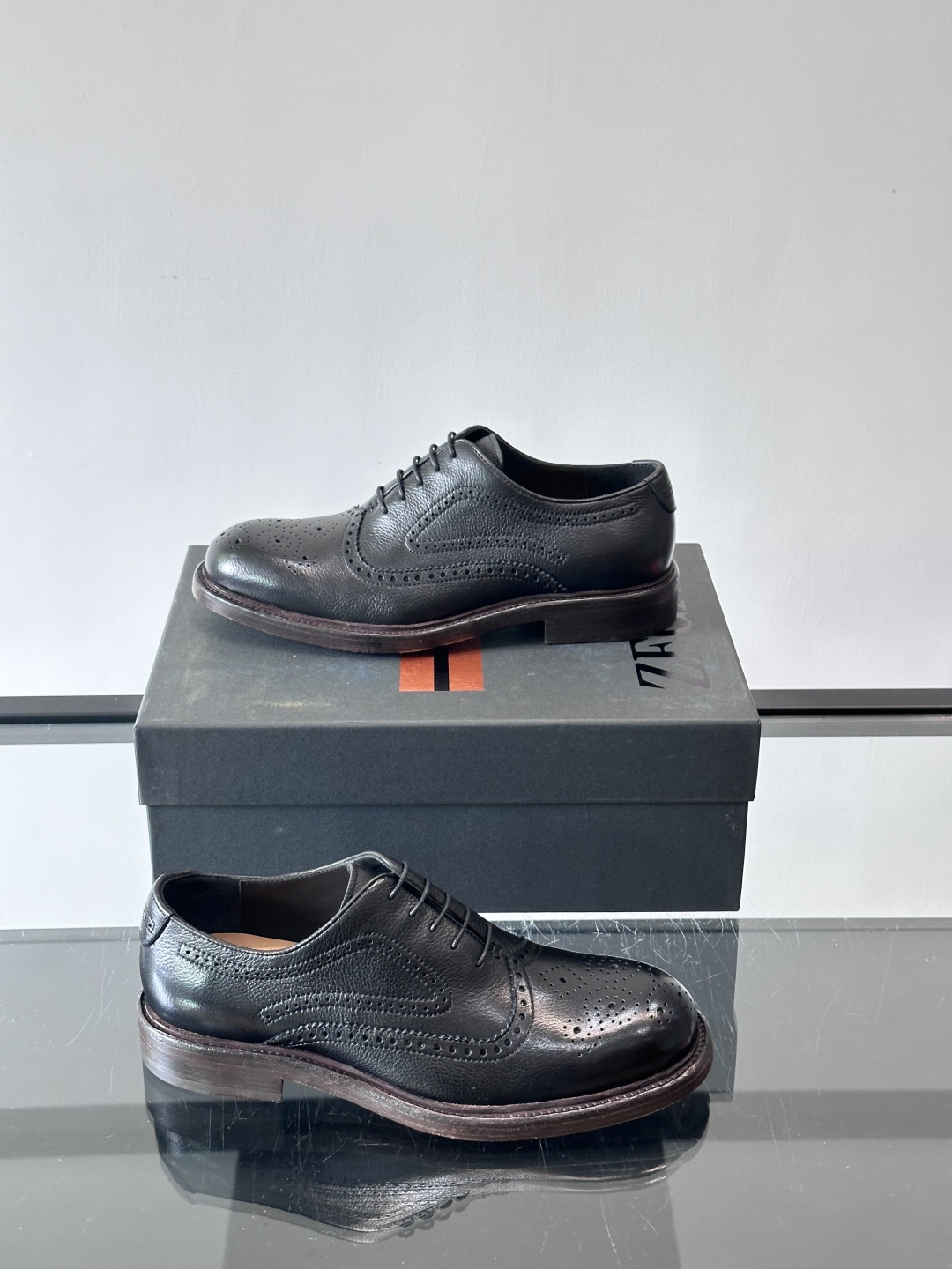 Zegna/杰尼亚 手工精品男士皮鞋 ，意大利进口皮胚 胎牛皮面 内里小牛皮 纯手工上色工艺 皮质细腻光