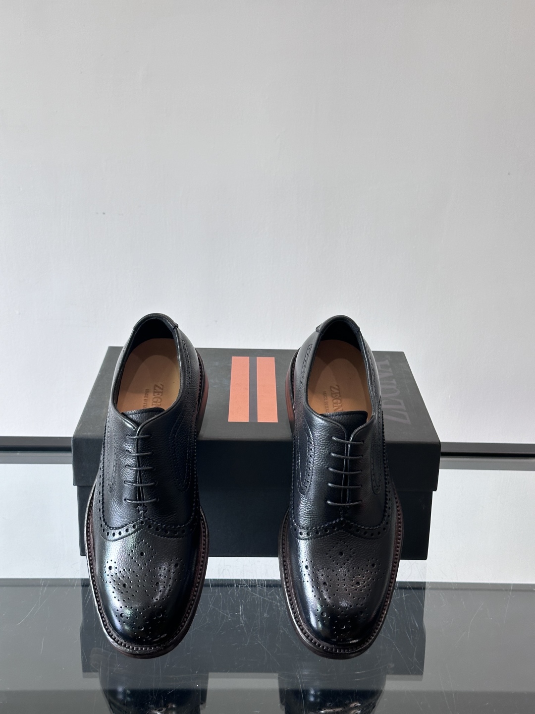 Zegna/杰尼亚 手工精品男士皮鞋 ，意大利进口皮胚 胎牛皮面 内里小牛皮 纯手工上色工艺 皮质细腻光