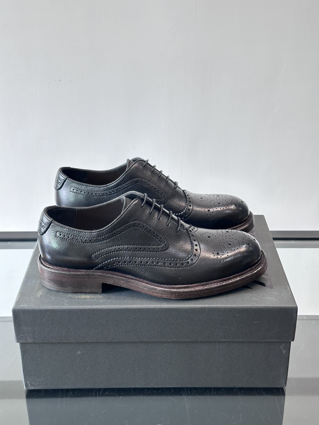 Zegna/杰尼亚 手工精品男士皮鞋 ，意大利进口皮胚 胎牛皮面 内里小牛皮 纯手工上色工艺 皮质细腻光