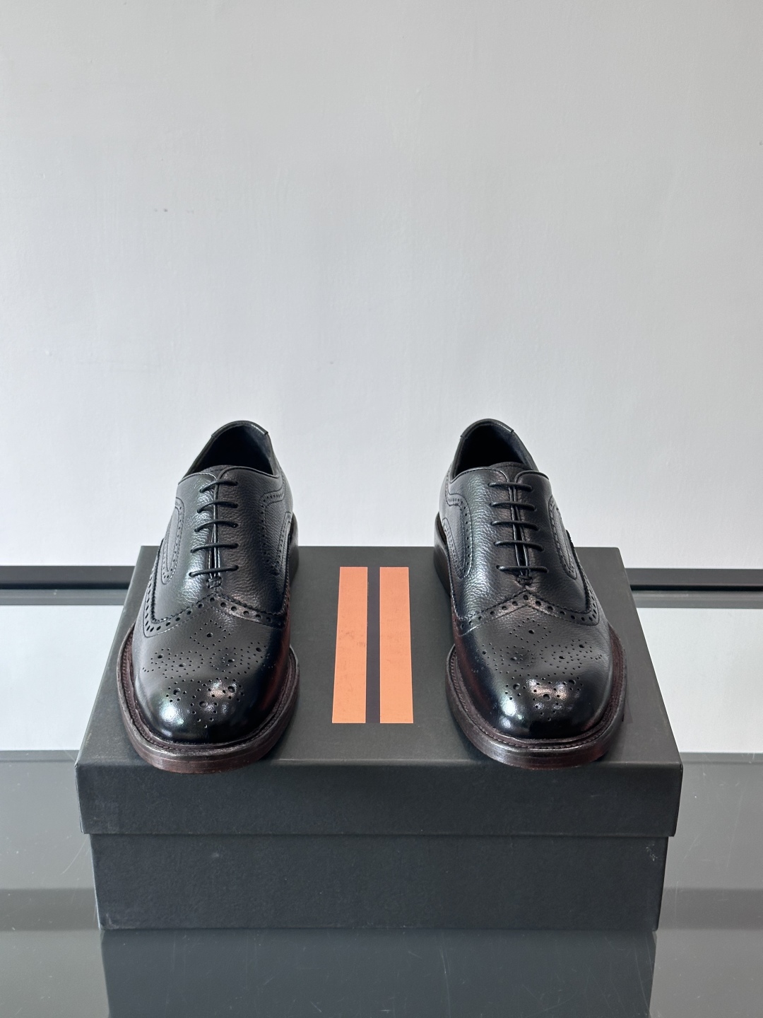 Zegna/杰尼亚 手工精品男士皮鞋 ，意大利进口皮胚 胎牛皮面 内里小牛皮 纯手工上色工艺 皮质细腻光