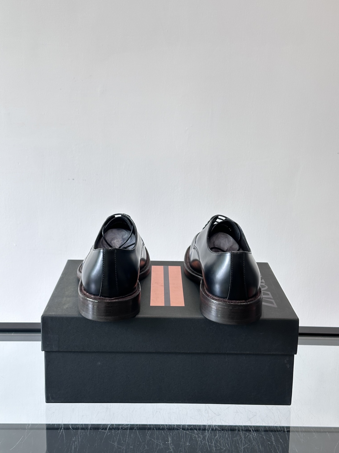 Zegna/杰尼亚 手工精品男士皮鞋 ，意大利进口皮胚 胎牛皮面 内里小牛皮 纯手工上色工艺 皮质细腻光