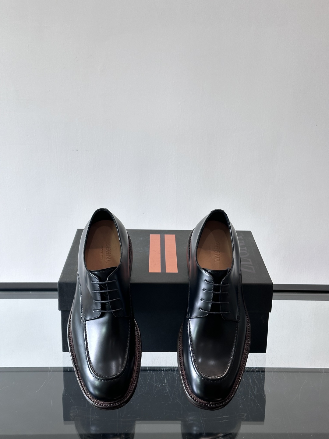 Zegna/杰尼亚 手工精品男士皮鞋 ，意大利进口皮胚 胎牛皮面 内里小牛皮 纯手工上色工艺 皮质细腻光