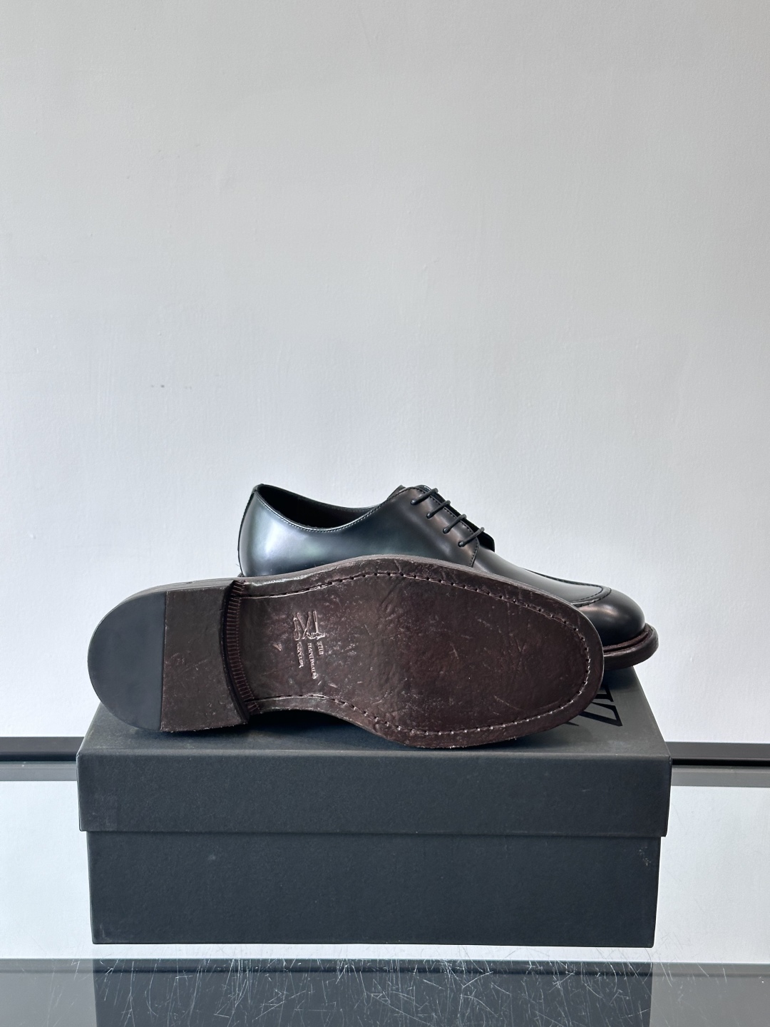 Zegna/杰尼亚 手工精品男士皮鞋 ，意大利进口皮胚 胎牛皮面 内里小牛皮 纯手工上色工艺 皮质细腻光