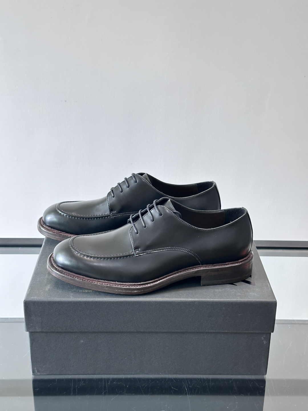 Zegna/杰尼亚 手工精品男士皮鞋 ，意大利进口皮胚 胎牛皮面 内里小牛皮 纯手工上色工艺 皮质细腻光