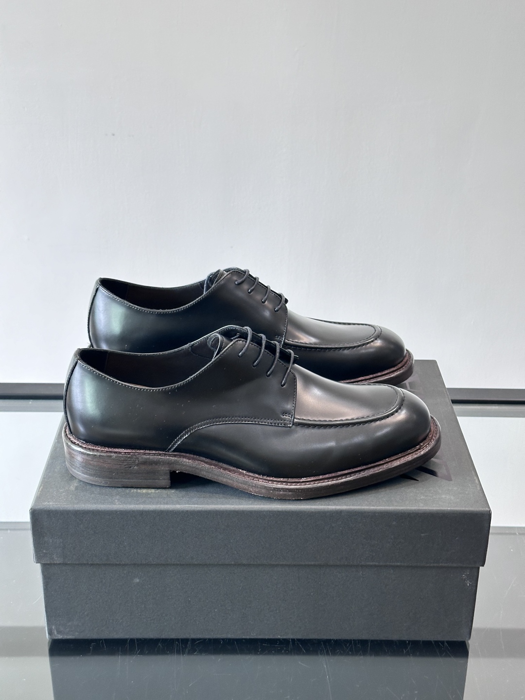 Zegna/杰尼亚 手工精品男士皮鞋 ，意大利进口皮胚 胎牛皮面 内里小牛皮 纯手工上色工艺 皮质细腻光