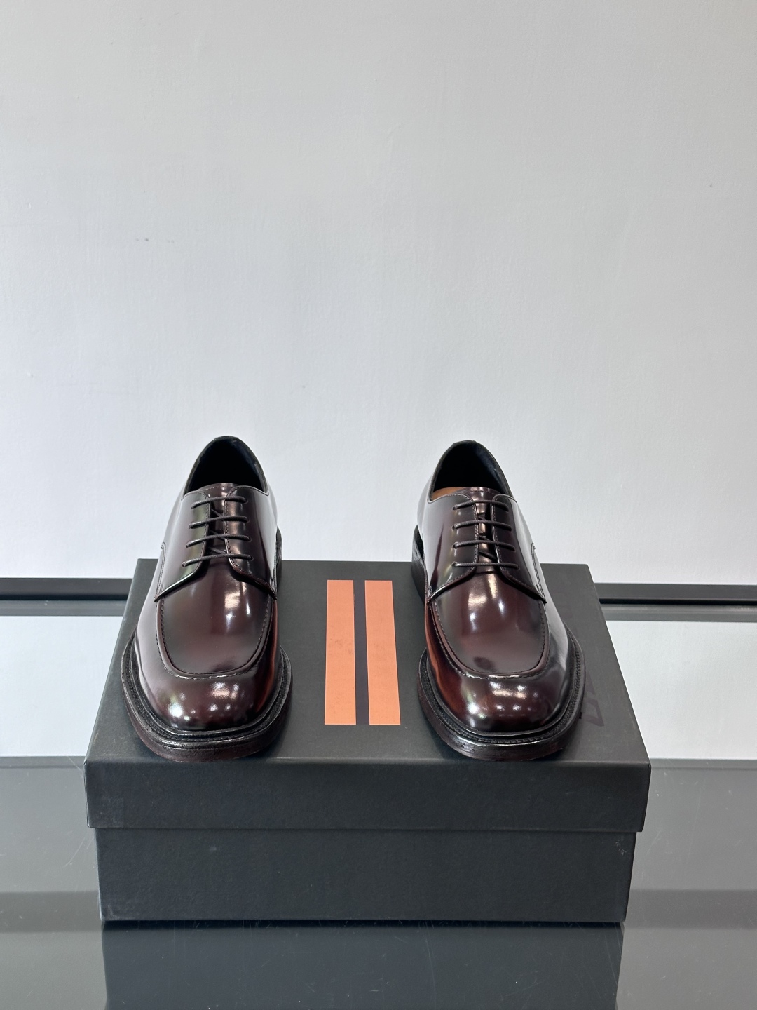 Zegna/杰尼亚 手工精品男士皮鞋 ，意大利进口皮胚 胎牛皮面 内里小牛皮 纯手工上色工艺 皮质细腻光