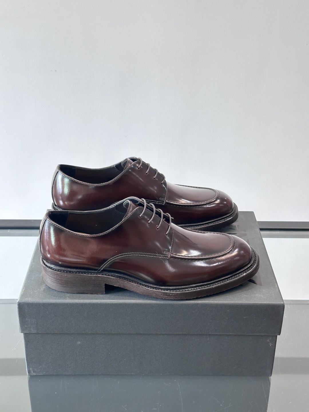 Zegna/杰尼亚 手工精品男士皮鞋 ，意大利进口皮胚 胎牛皮面 内里小牛皮 纯手工上色工艺 皮质细腻光