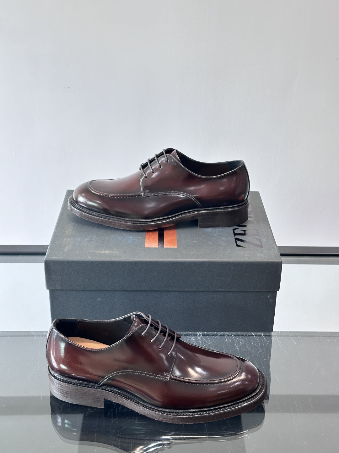Zegna/杰尼亚 手工精品男士皮鞋 ，意大利进口皮胚 胎牛皮面 内里小牛皮 纯手工上色工艺 皮质细腻光