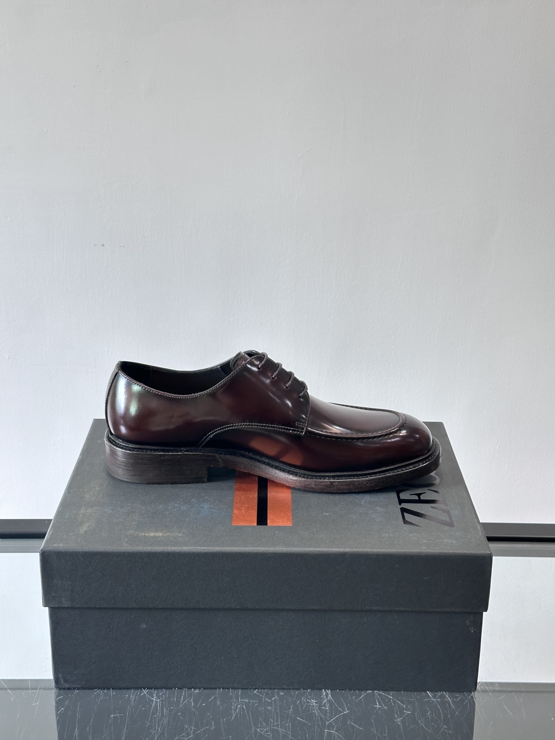 Zegna/杰尼亚 手工精品男士皮鞋 ，意大利进口皮胚 胎牛皮面 内里小牛皮 纯手工上色工艺 皮质细腻光