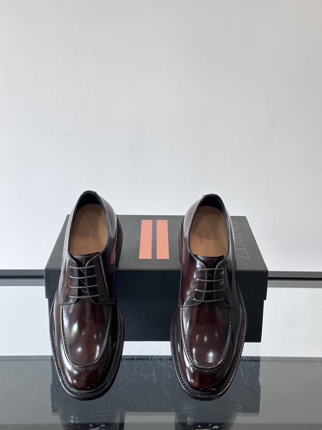Zegna/杰尼亚 手工精品男士皮鞋 ，意大利进口皮胚 胎牛皮面 内里小牛皮 纯手工上色工艺 皮质细腻光